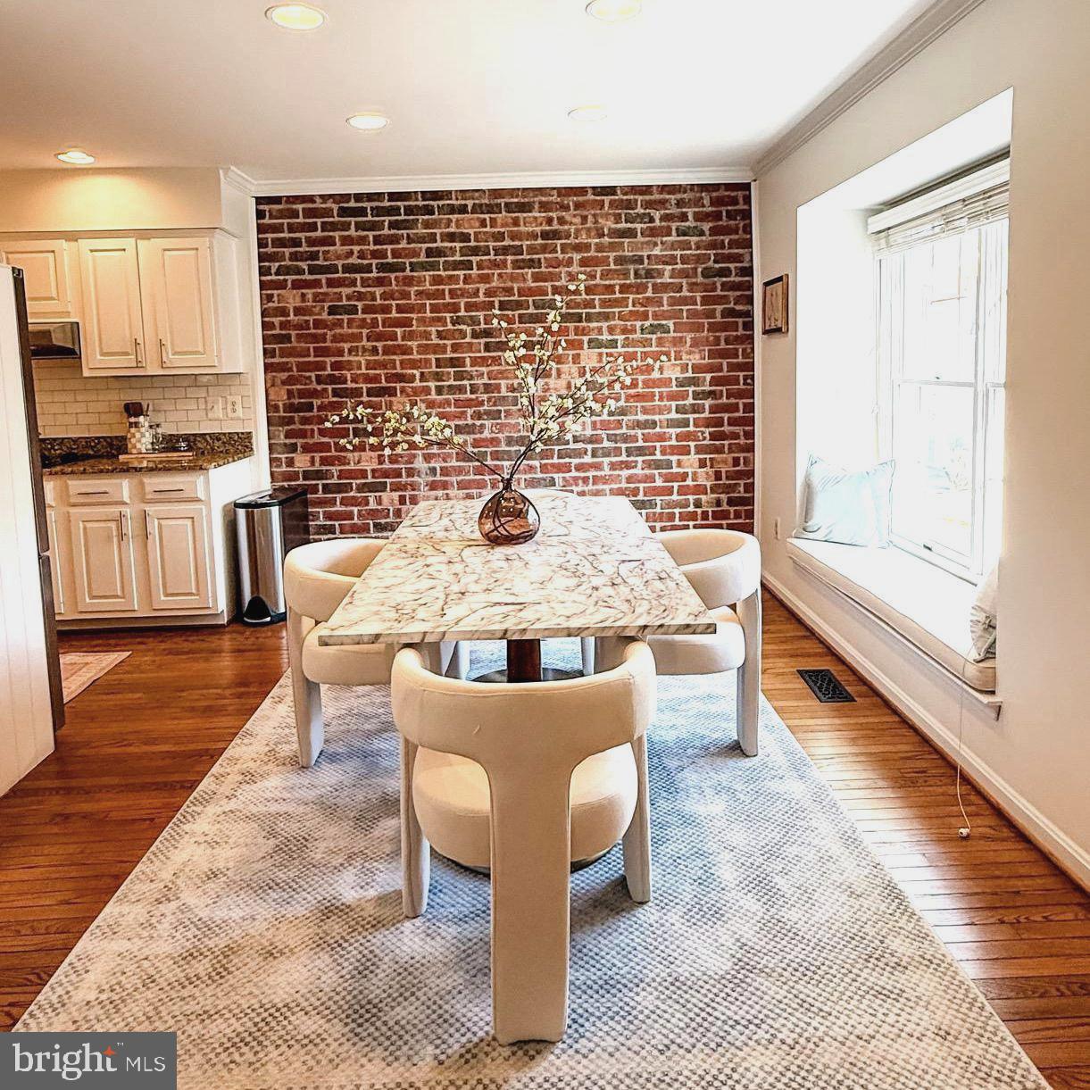 OAKBOROUGH SQUARE - Residential