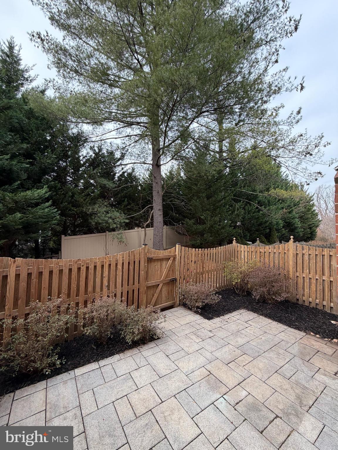 2940 OAKBOROUGH SQUARE