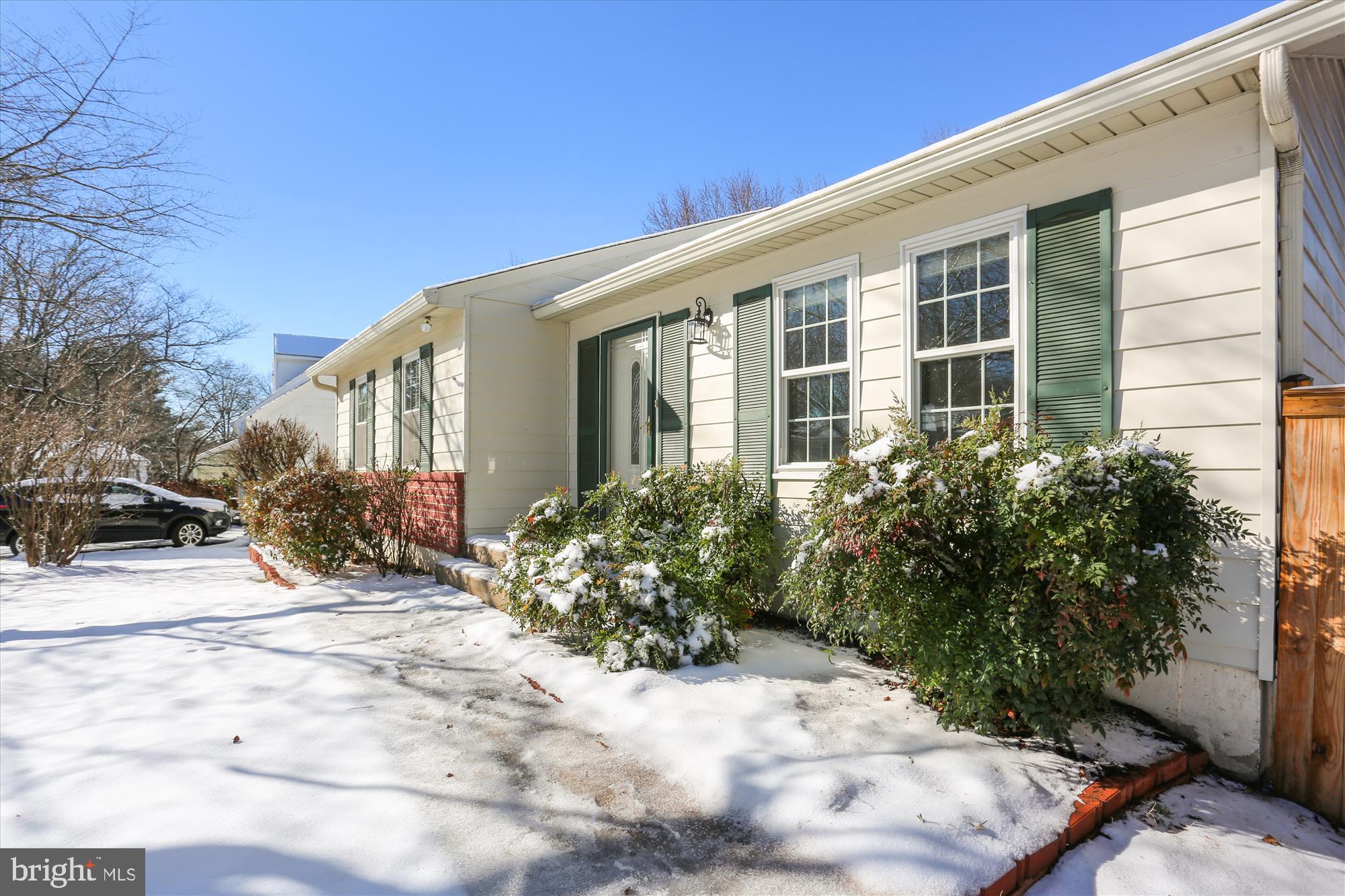 FLOWER HILL - Residential