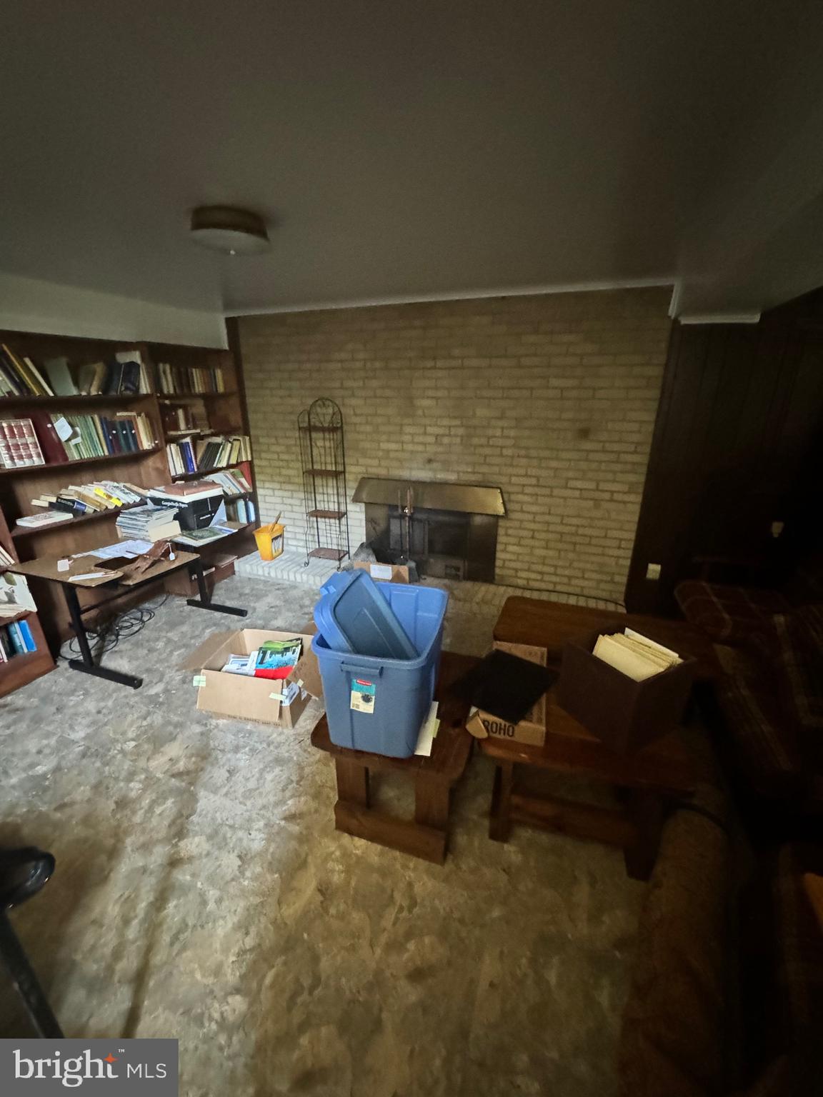 CAPITAL ESTATES - Residential