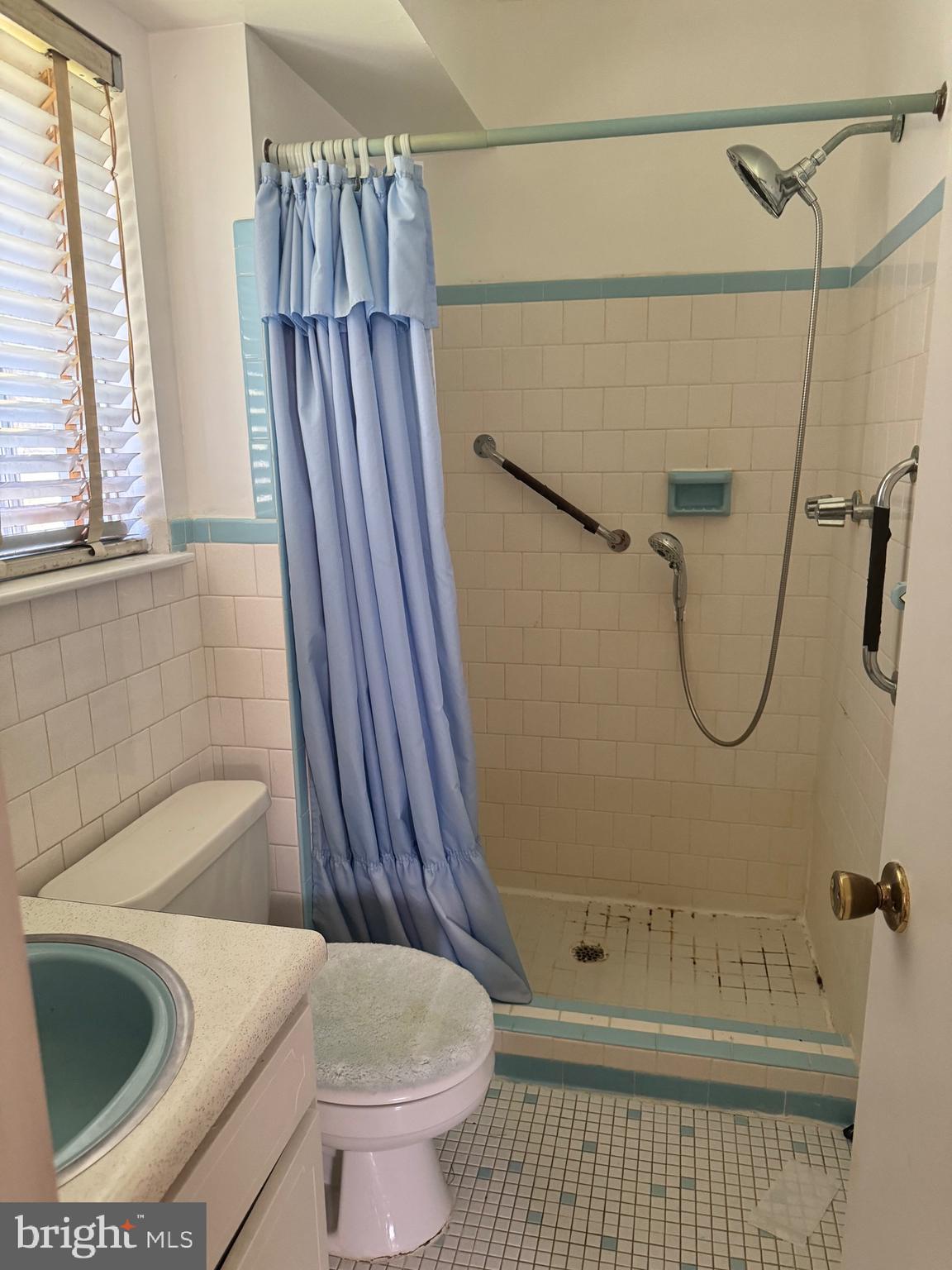 CAPITAL ESTATES - Residential