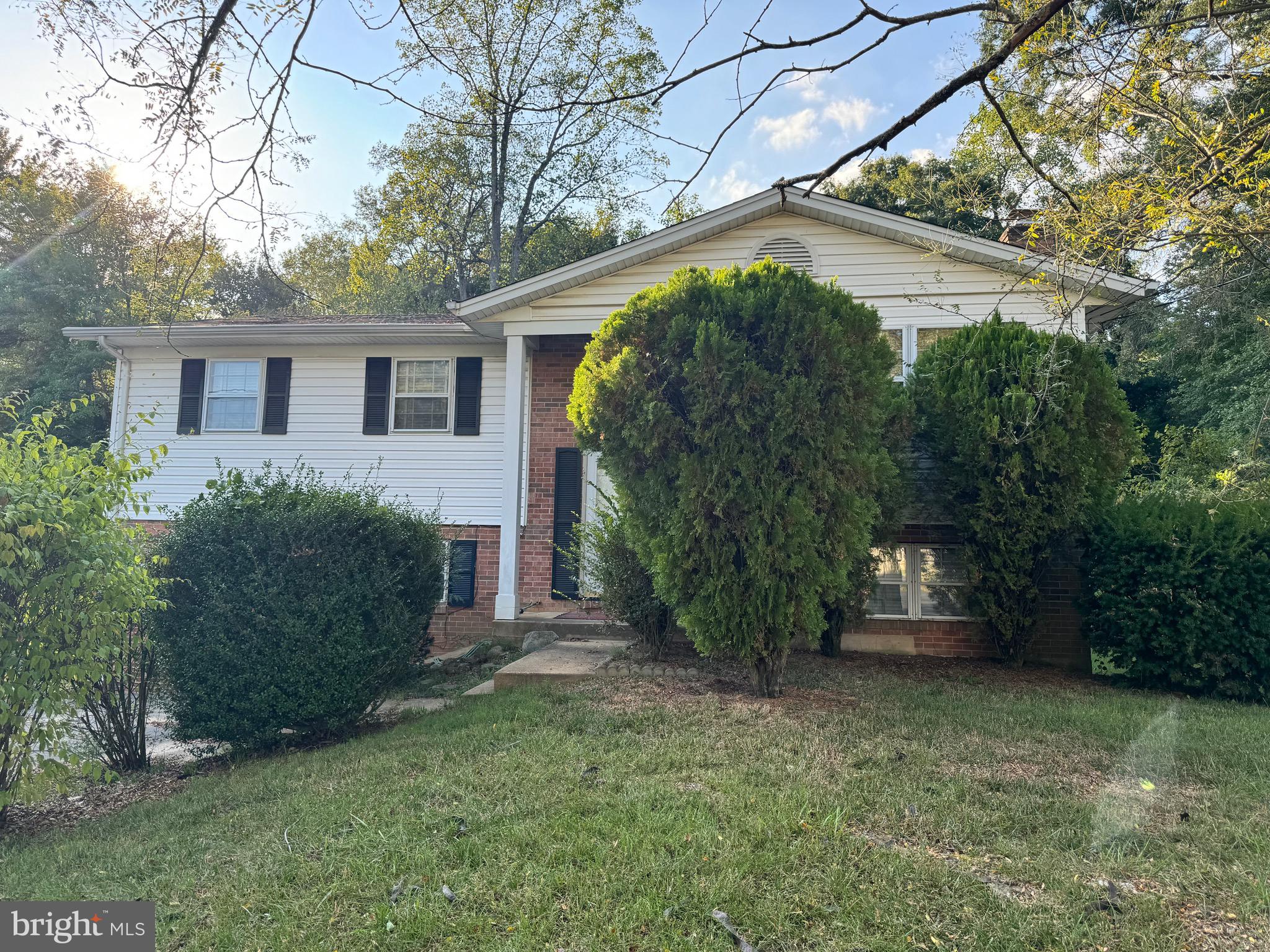 CAPITAL ESTATES - Residential