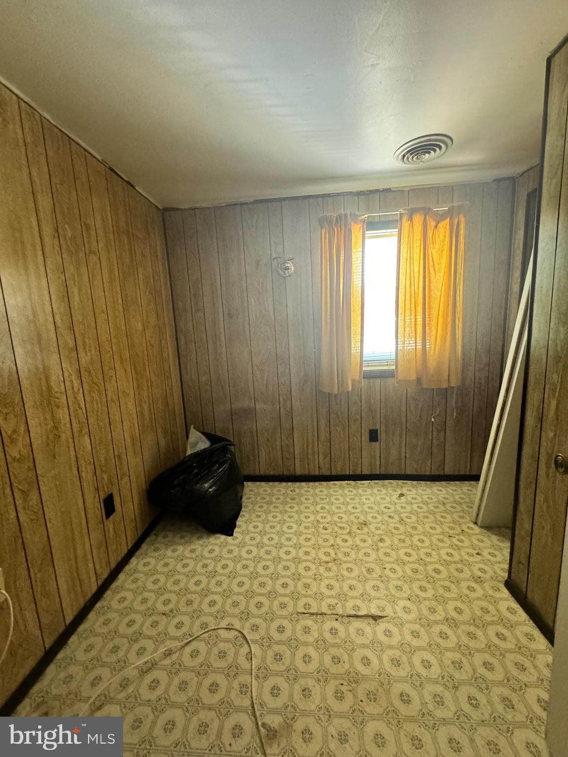 CAPITAL ESTATES - Residential