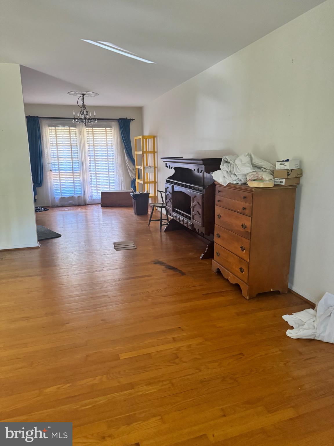 CAPITAL ESTATES - Residential