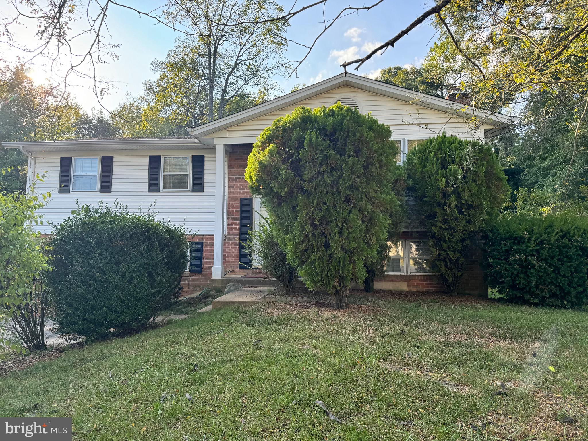 CAPITAL ESTATES - Residential