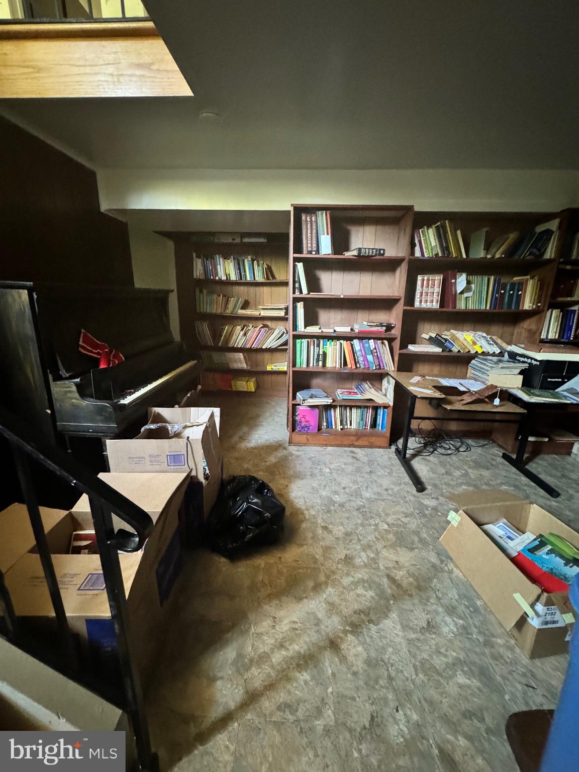 CAPITAL ESTATES - Residential