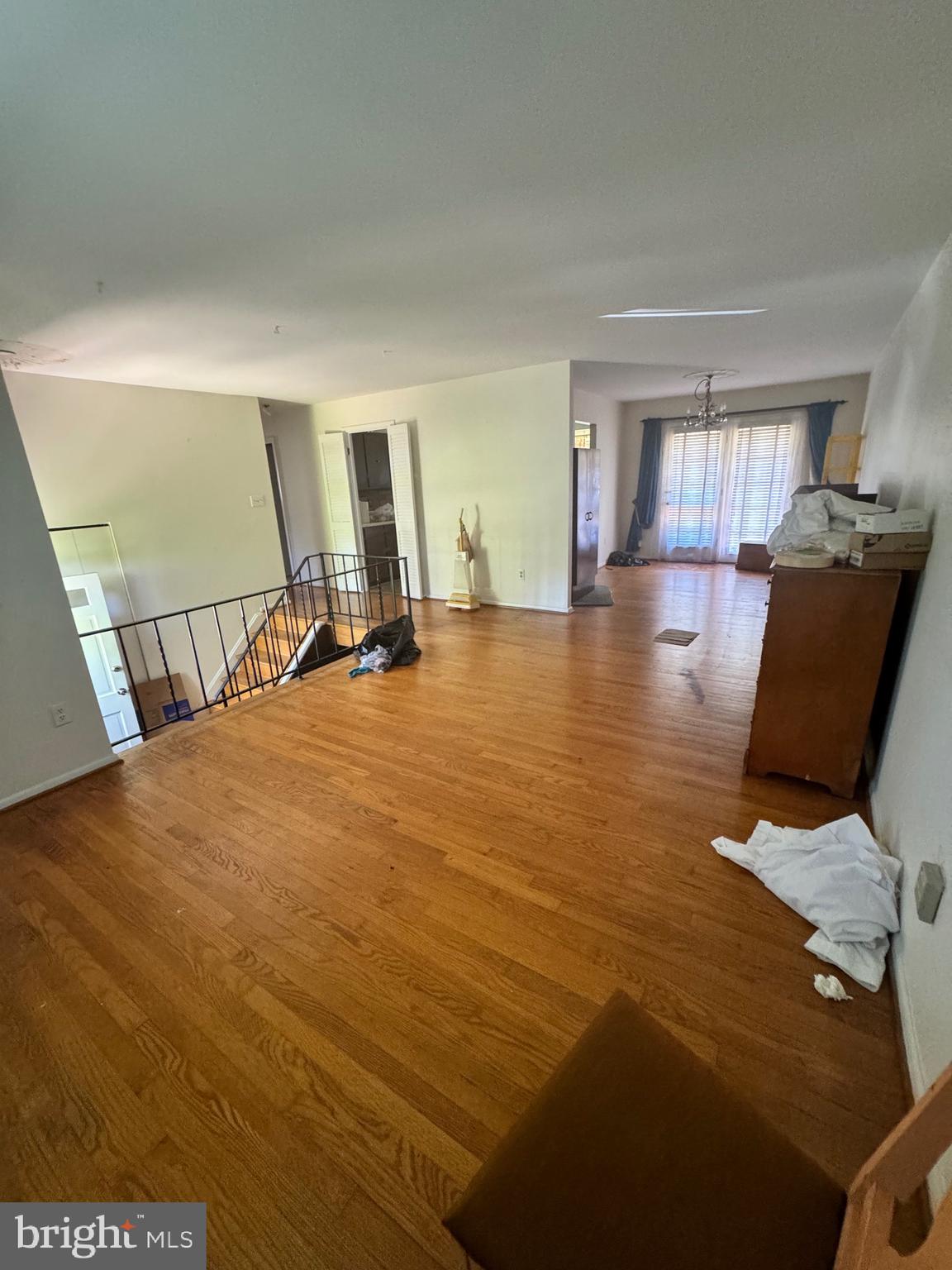 CAPITAL ESTATES - Residential