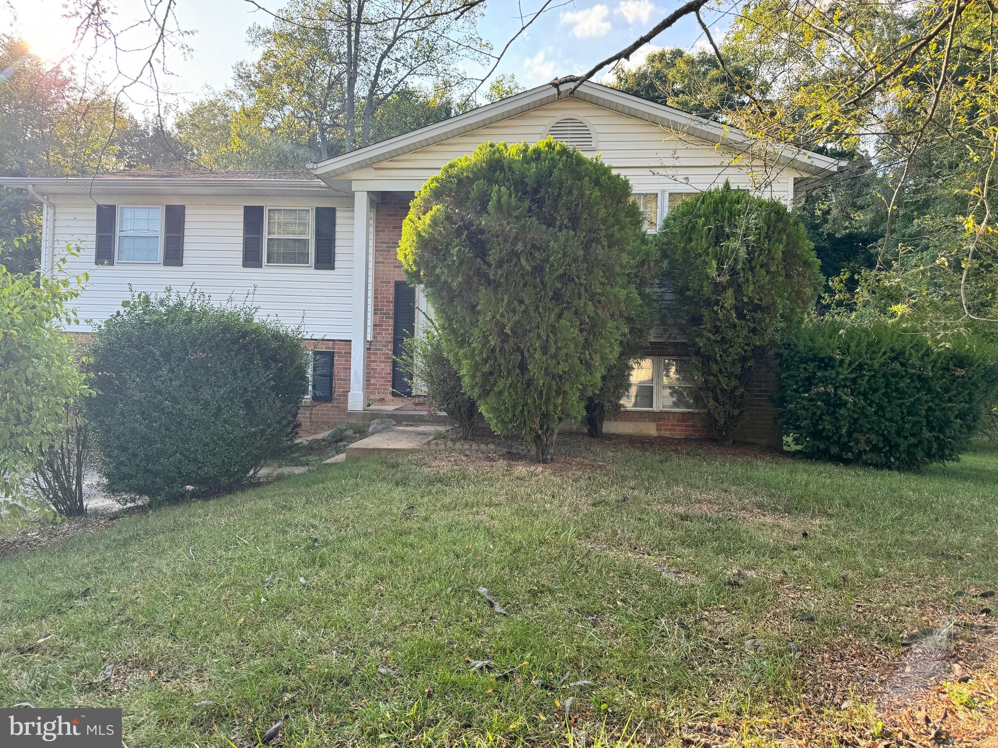 CAPITAL ESTATES - Residential