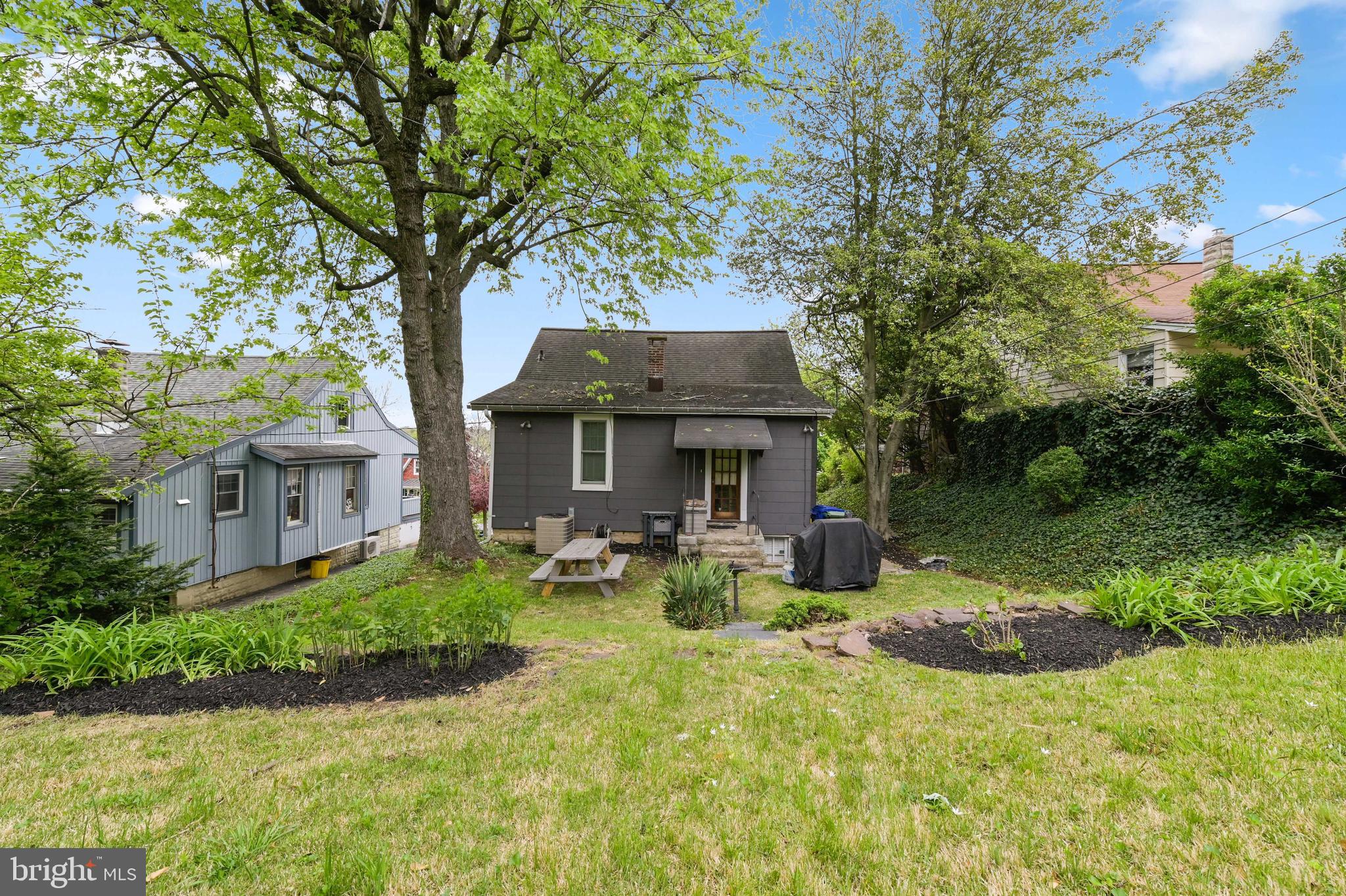 LAURAVILLE HISTORIC DISTRICT - Residential