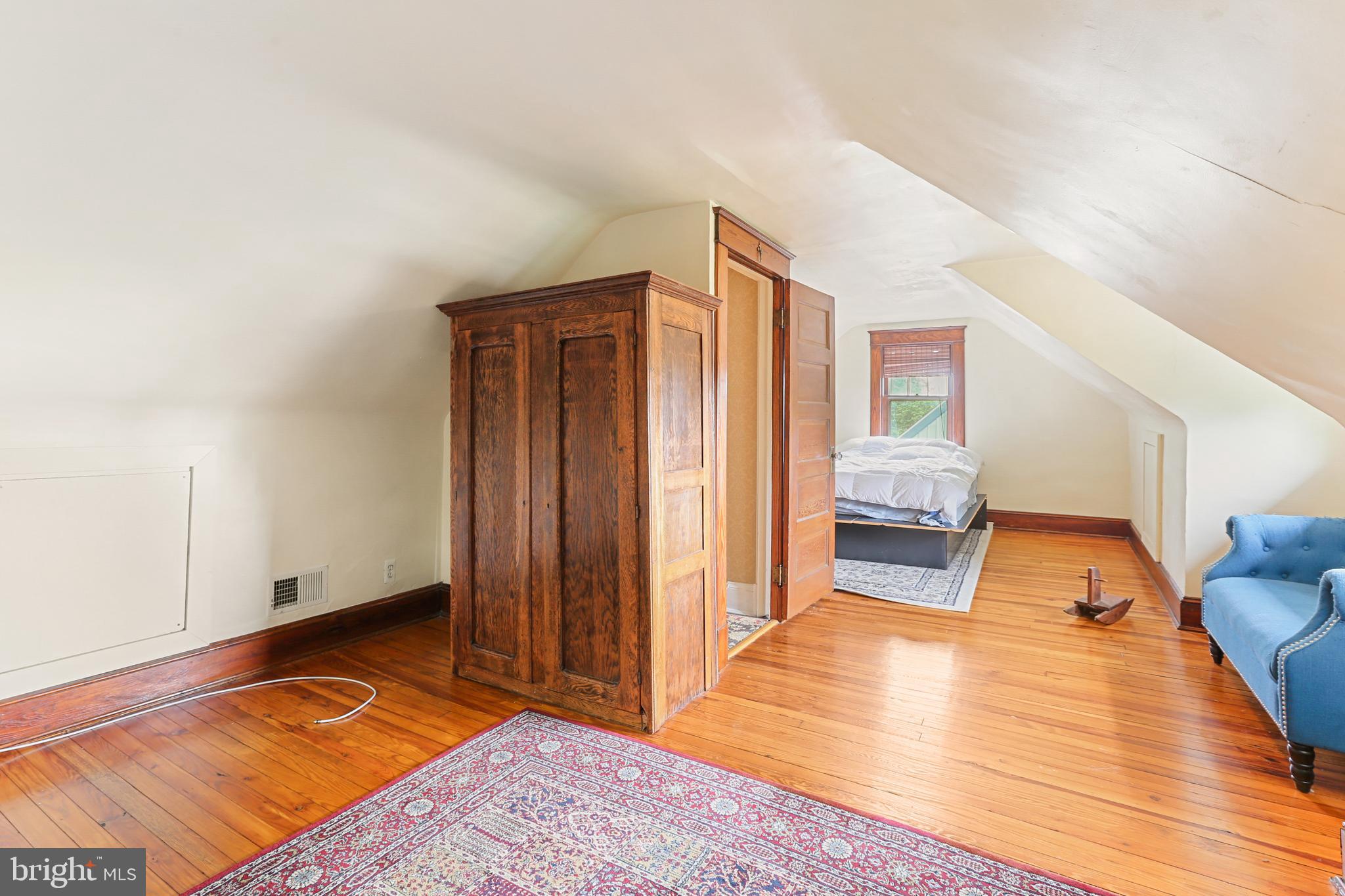 LAURAVILLE HISTORIC DISTRICT - Residential