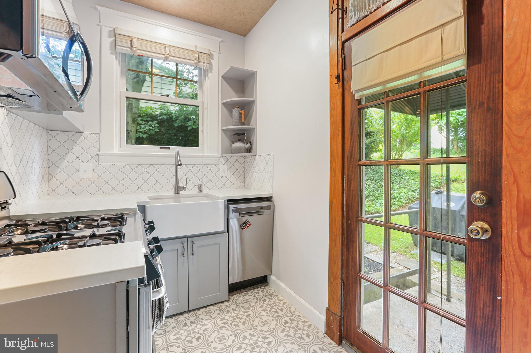 LAURAVILLE HISTORIC DISTRICT - Residential