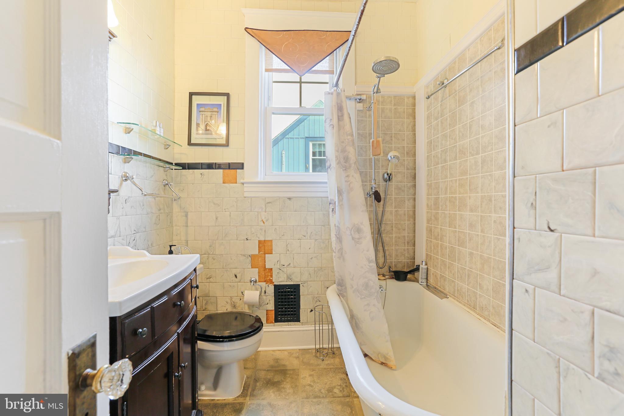 LAURAVILLE HISTORIC DISTRICT - Residential