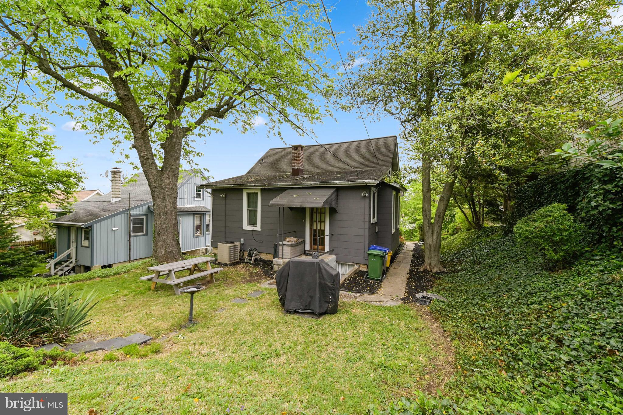 LAURAVILLE HISTORIC DISTRICT - Residential