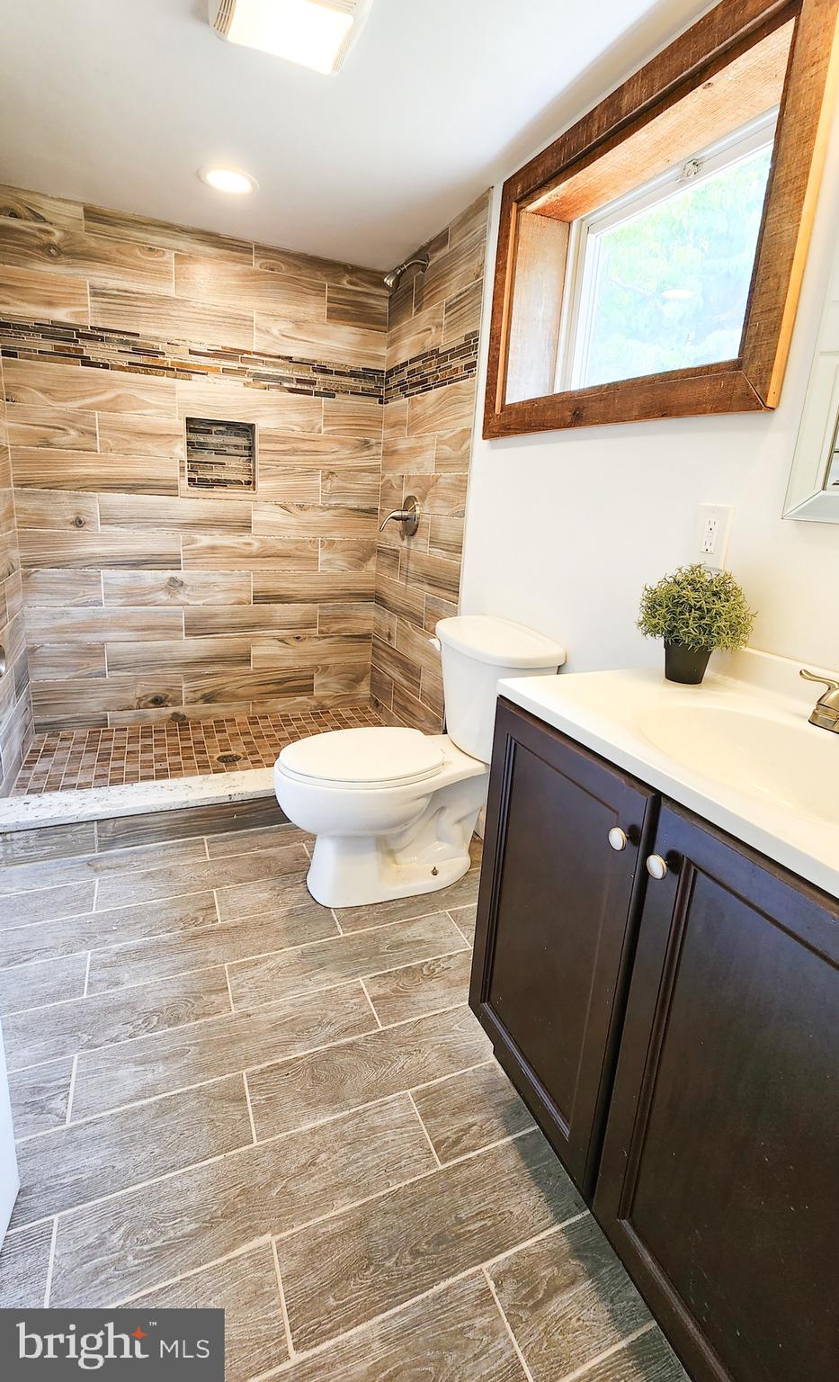 LAURAVILLE HISTORIC DISTRICT - Residential