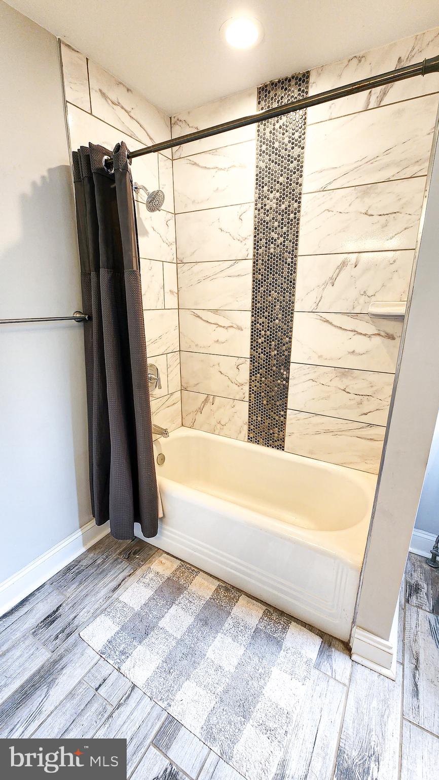 LAURAVILLE HISTORIC DISTRICT - Residential