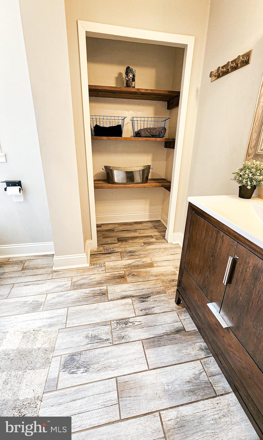 LAURAVILLE HISTORIC DISTRICT - Residential