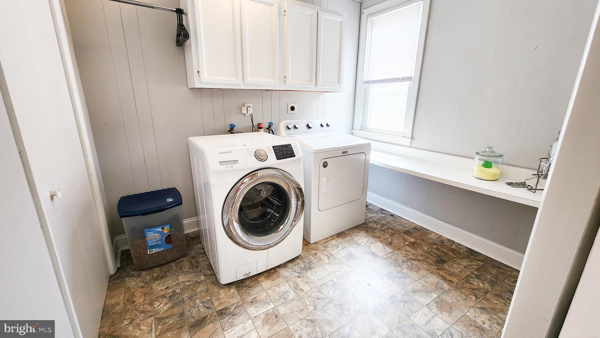 LAURAVILLE HISTORIC DISTRICT - Residential