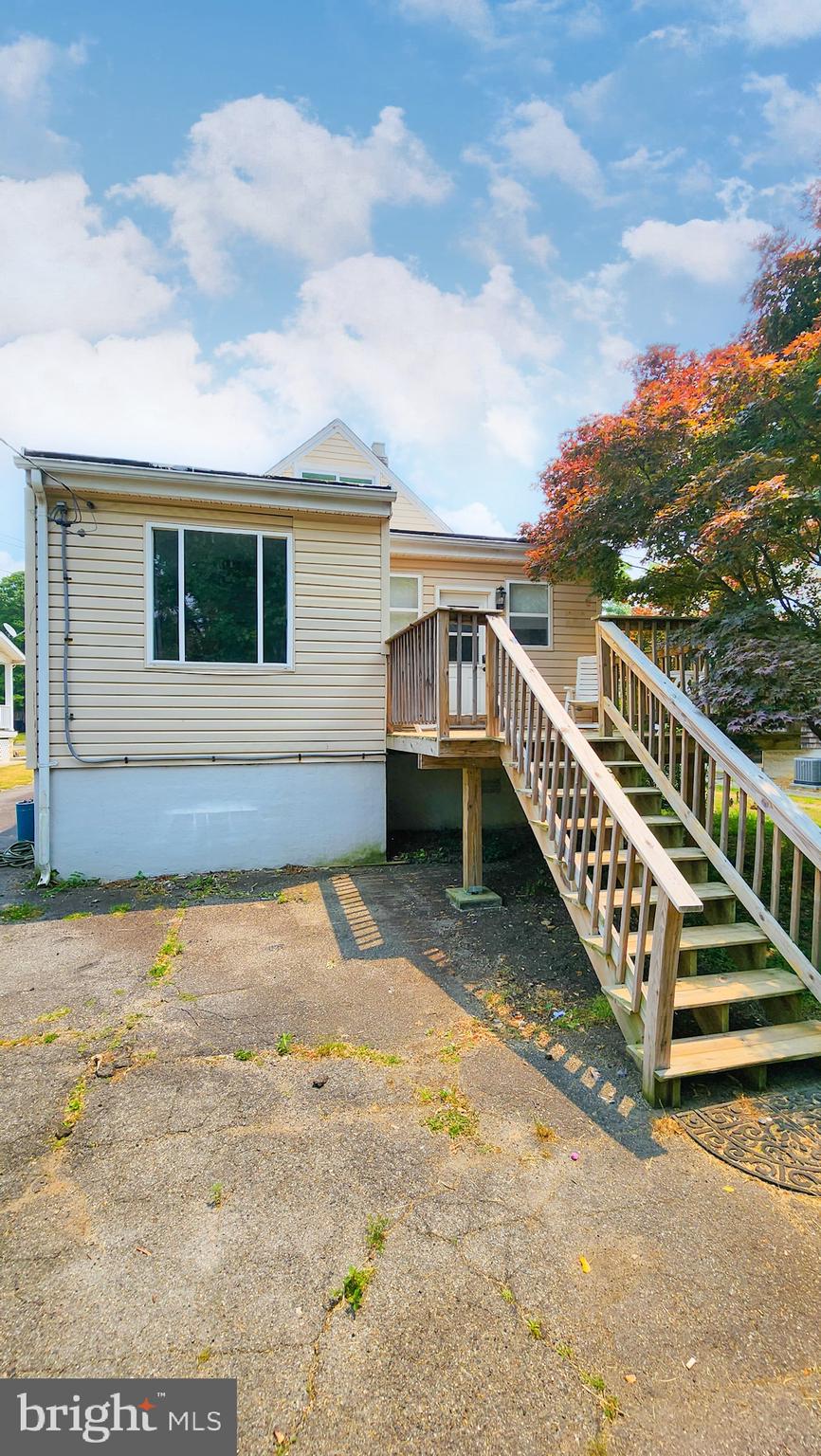 LAURAVILLE HISTORIC DISTRICT - Residential