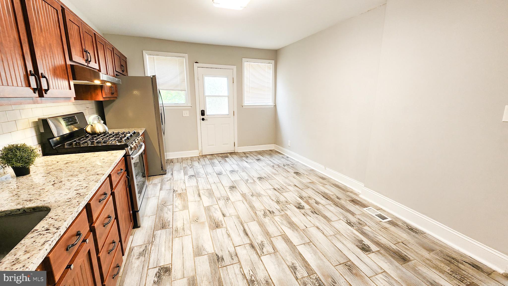 LAURAVILLE HISTORIC DISTRICT - Residential