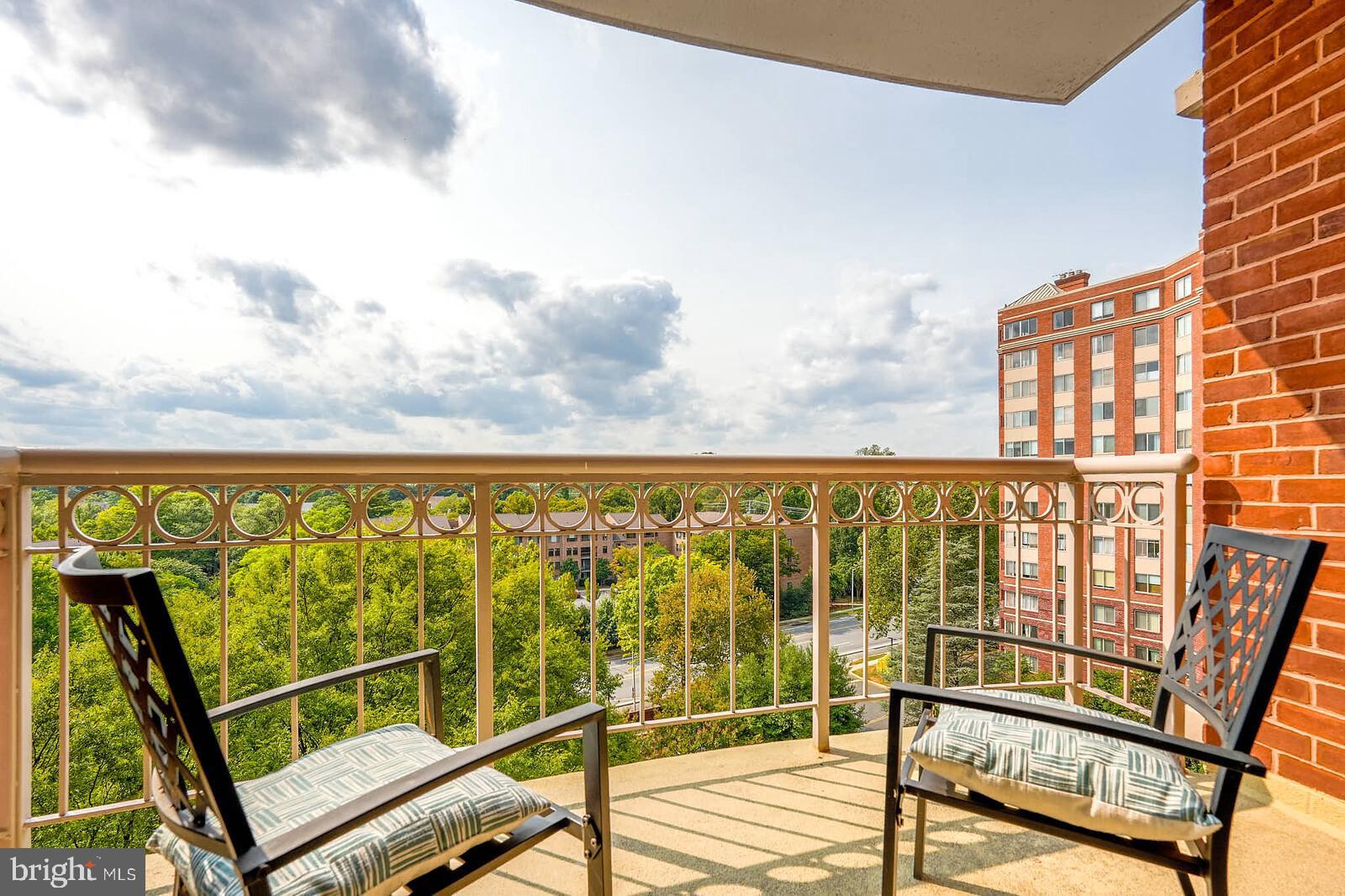 FALLSWOOD - Residential