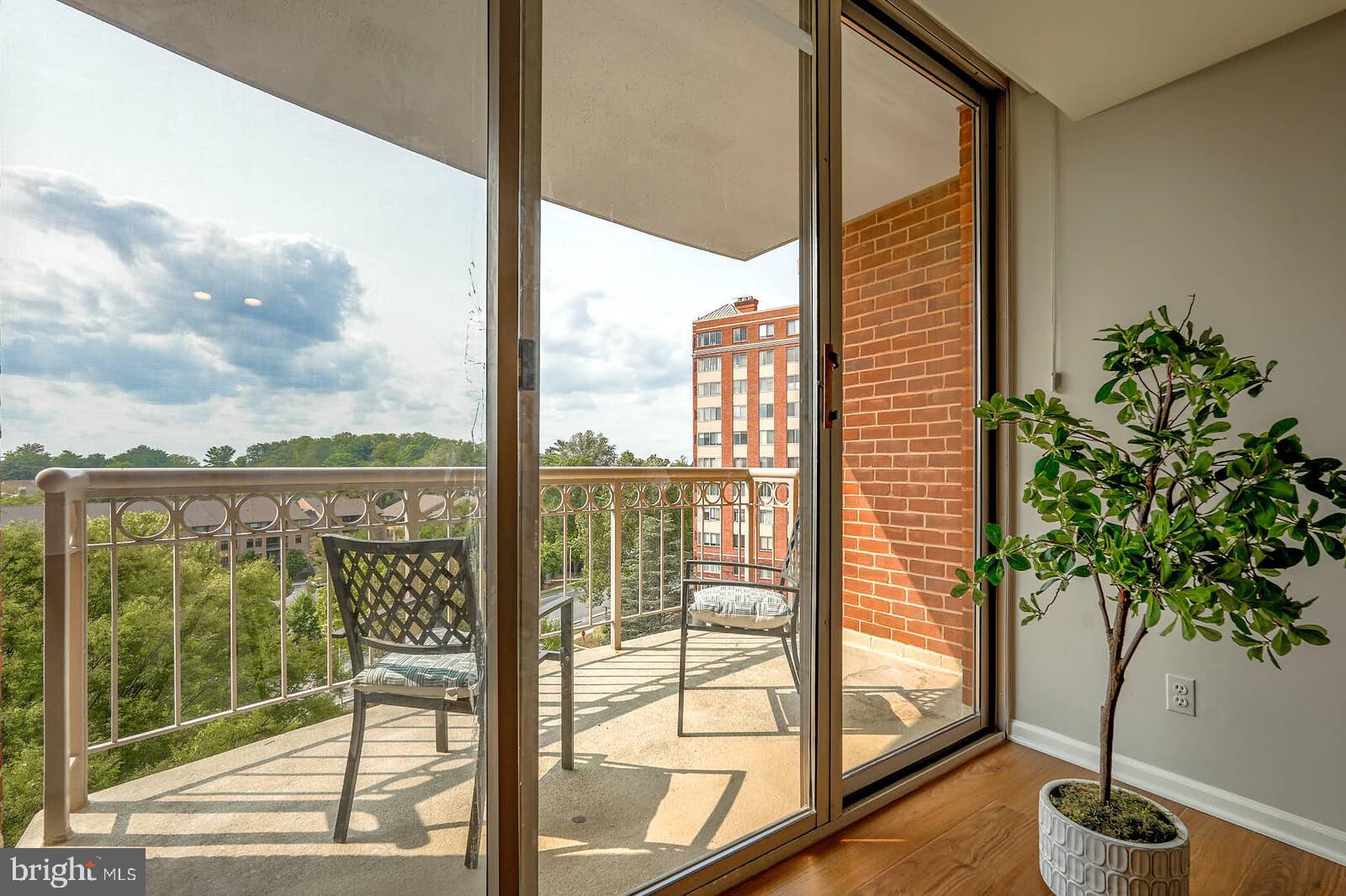 FALLSWOOD - Residential