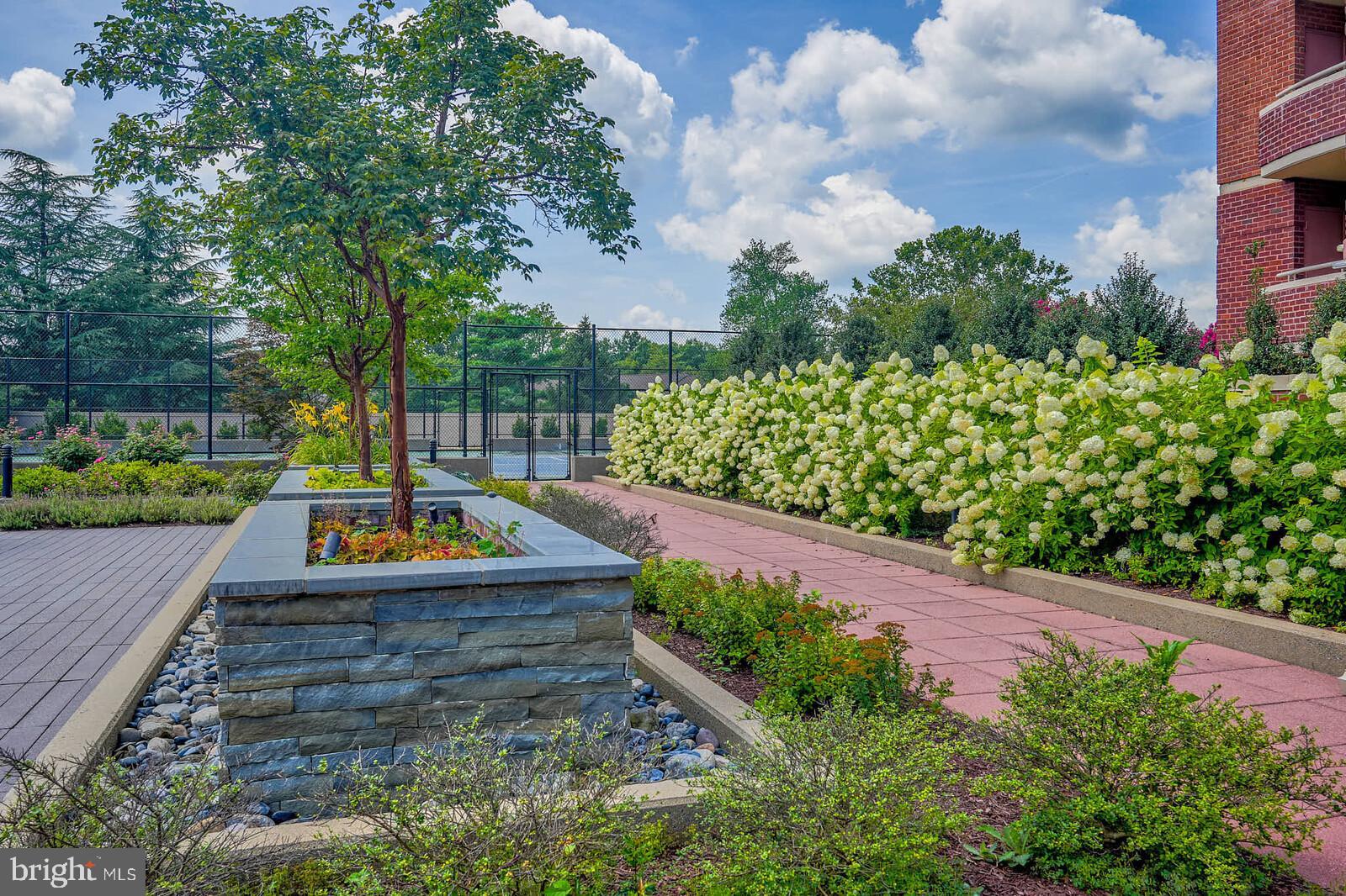 FALLSWOOD - Residential