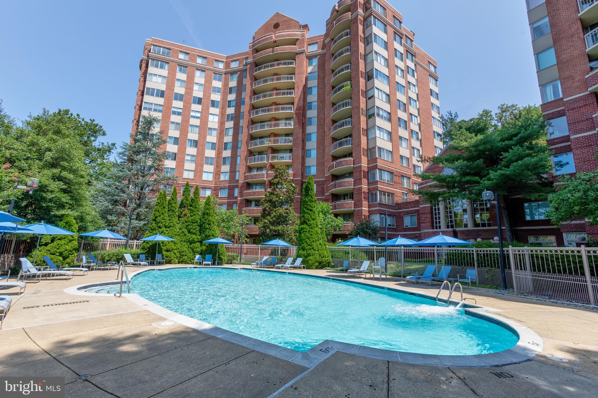 5800 NICHOLSON LANE 1-704
