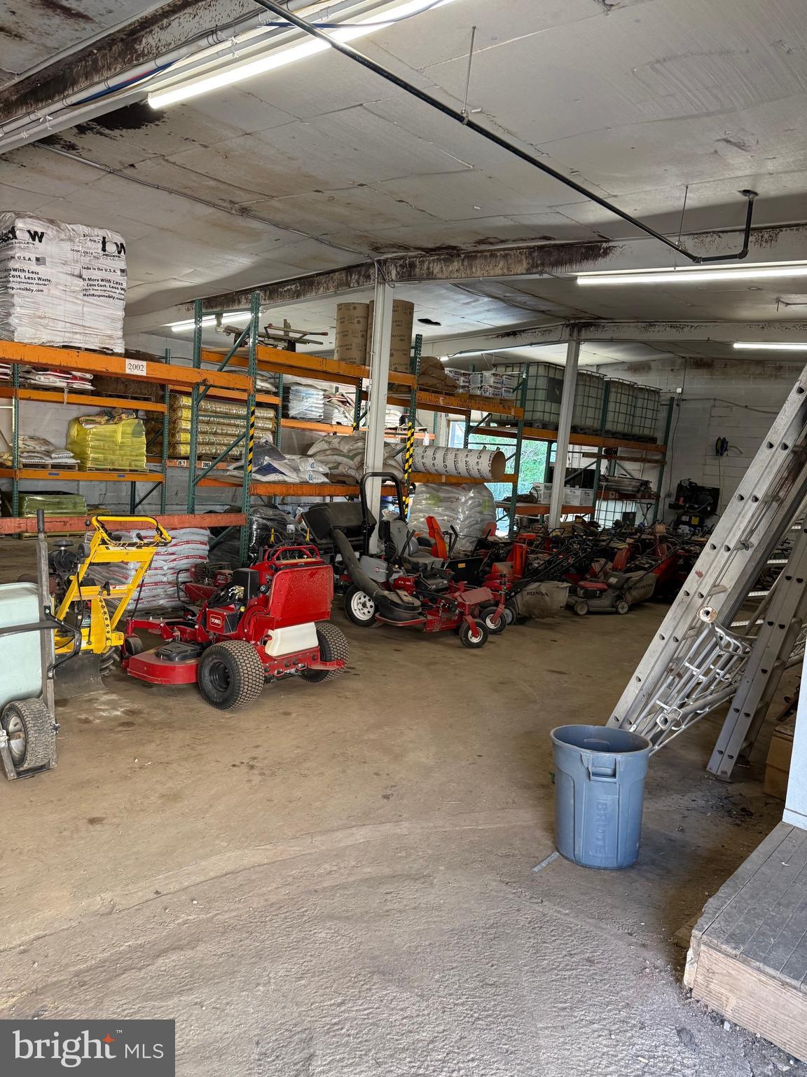 3337 N GEORGE STREET