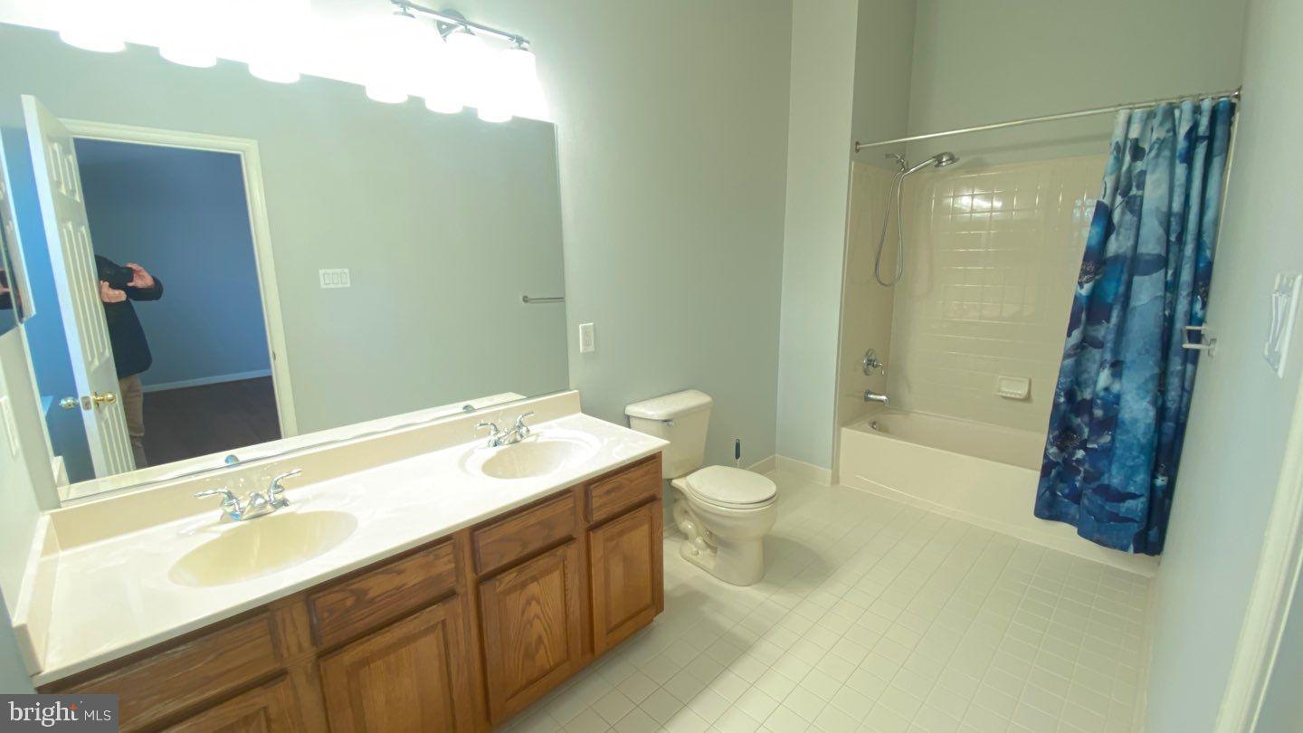 WATERS EDGE - Residential Lease