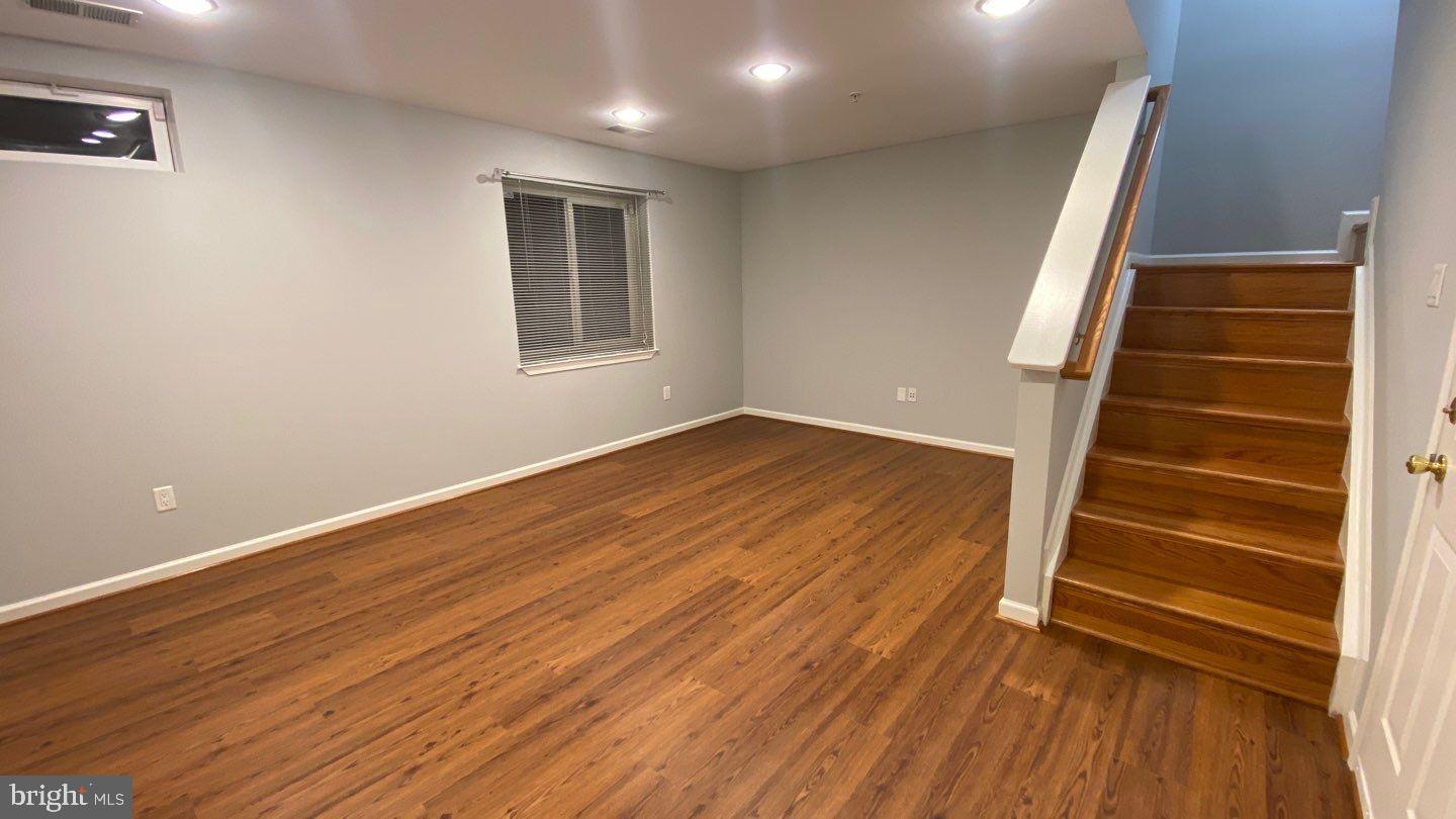 WATERS EDGE - Residential Lease