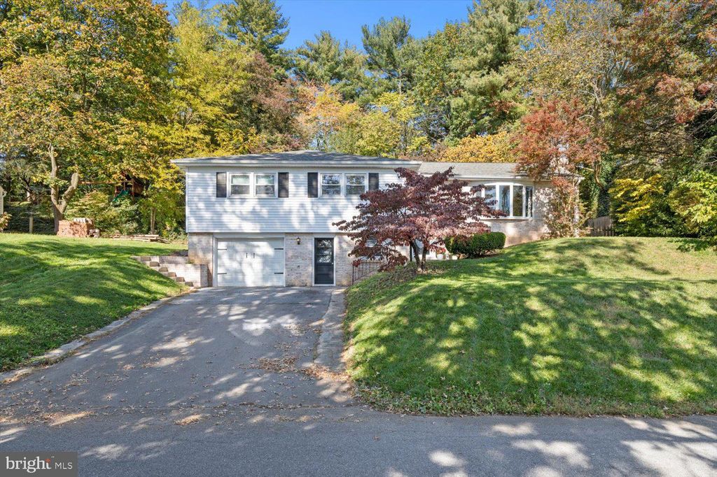 Photo of 407 Orchard Lane, Manheim, PA 17545 (MLS # PALA2042920)