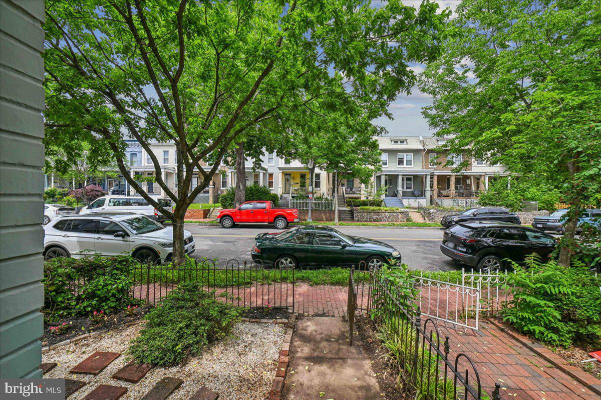 1261 MORSE STREET NE