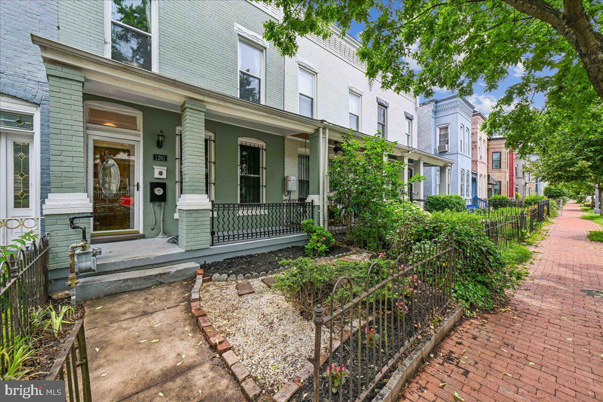 1261 MORSE STREET NE