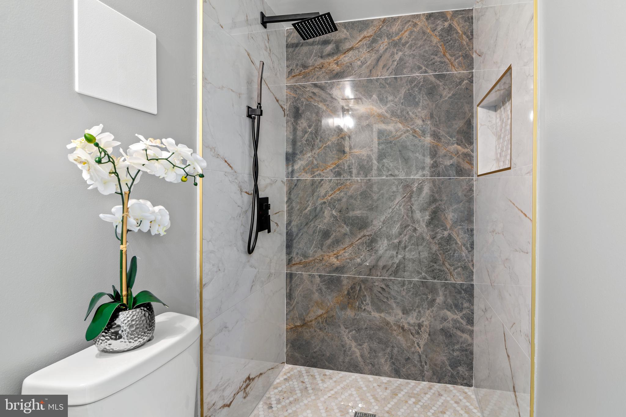 WESTWOOD - Residential Lease