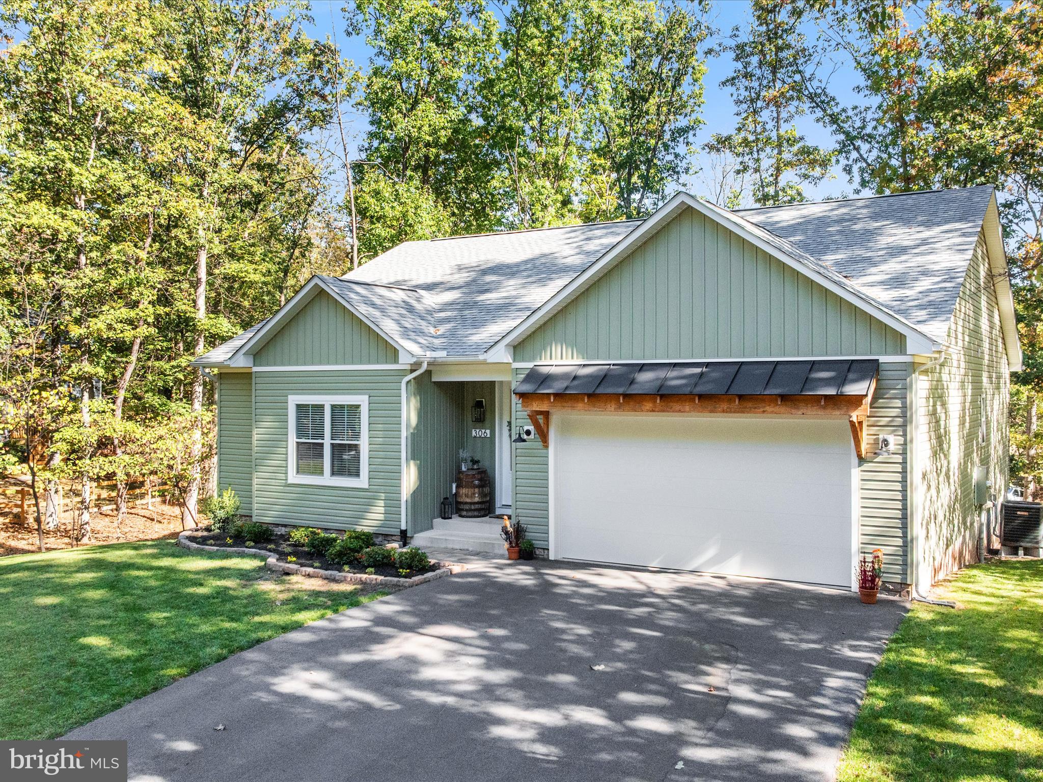 LAKE HOLIDAY ESTATES - Residential