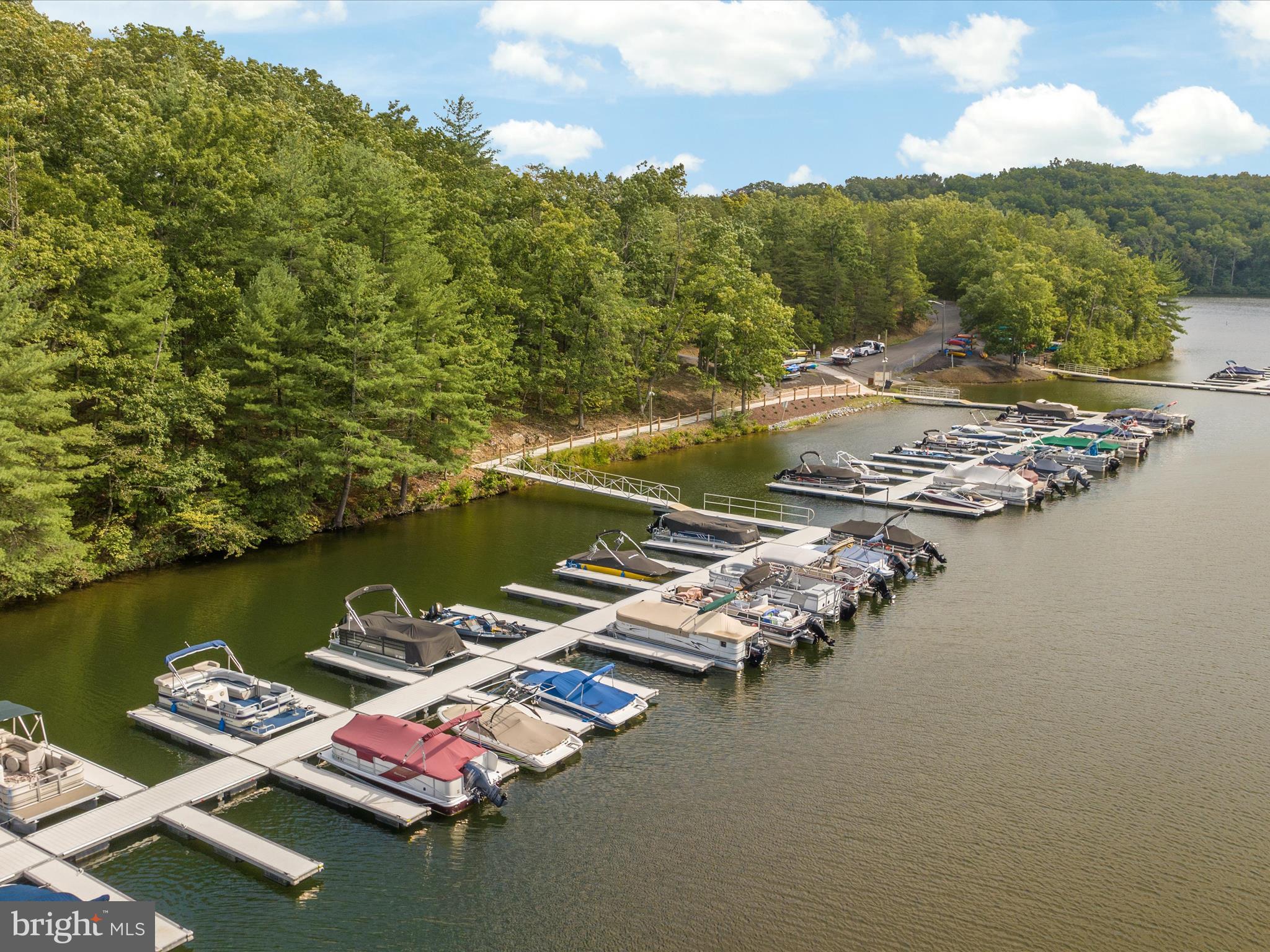 LAKE HOLIDAY ESTATES - Residential