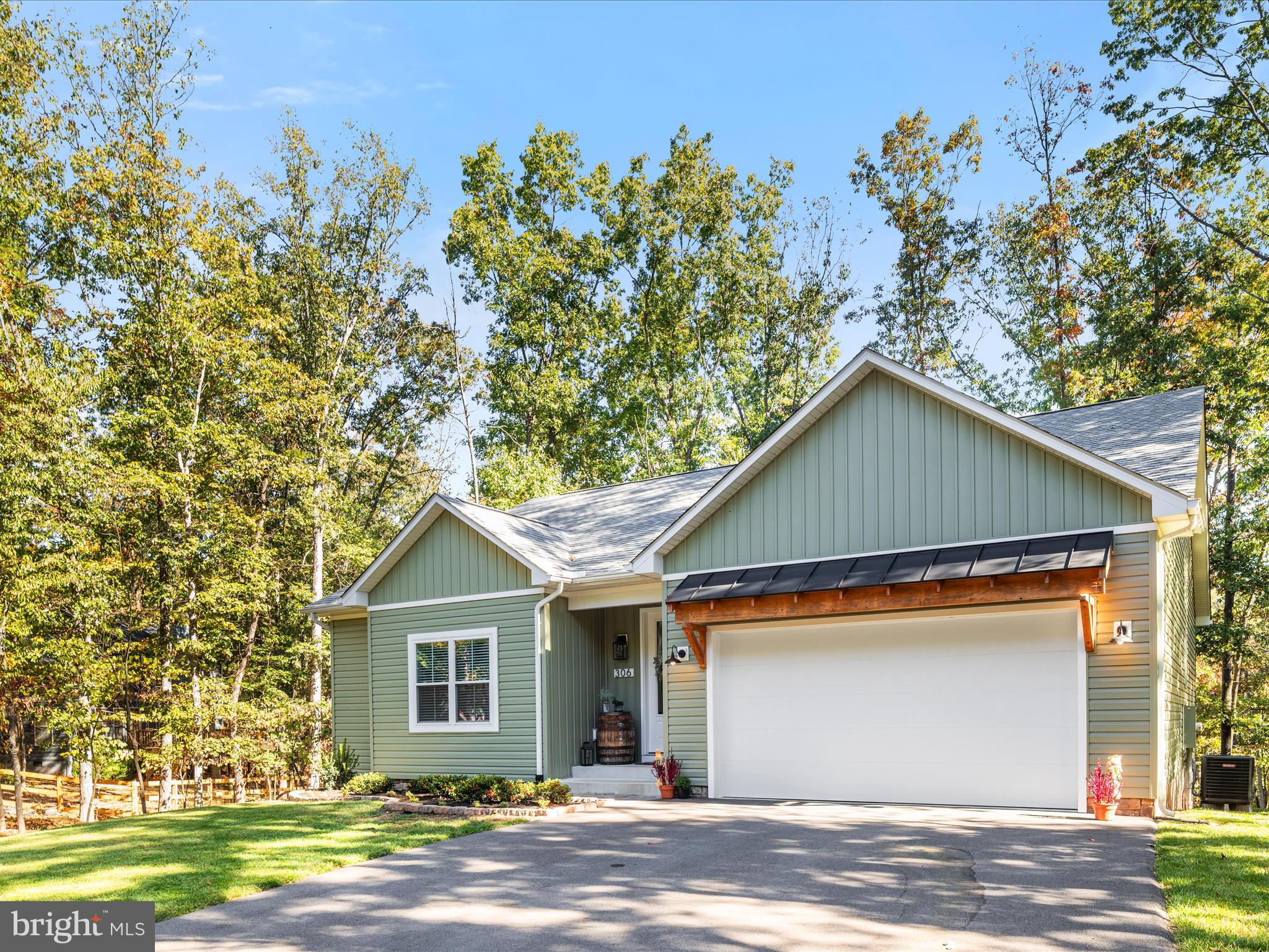 LAKE HOLIDAY ESTATES - Residential