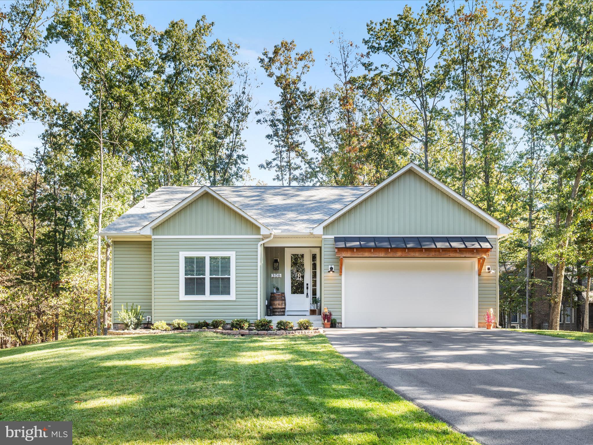 LAKE HOLIDAY ESTATES - Residential