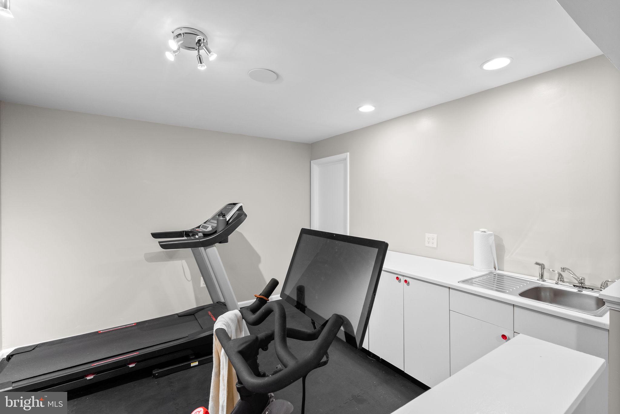 LAKELANDS - Residential