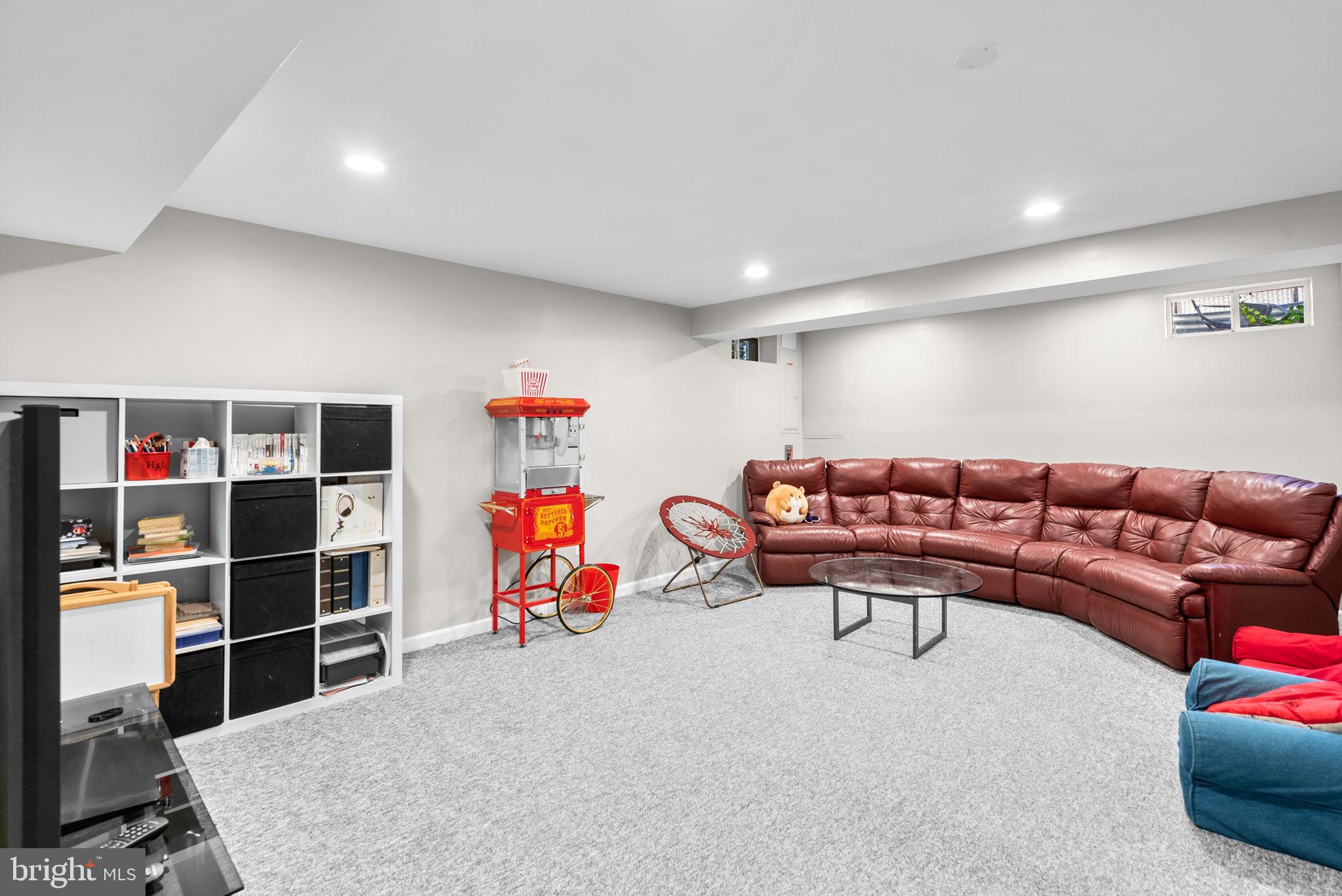 LAKELANDS - Residential