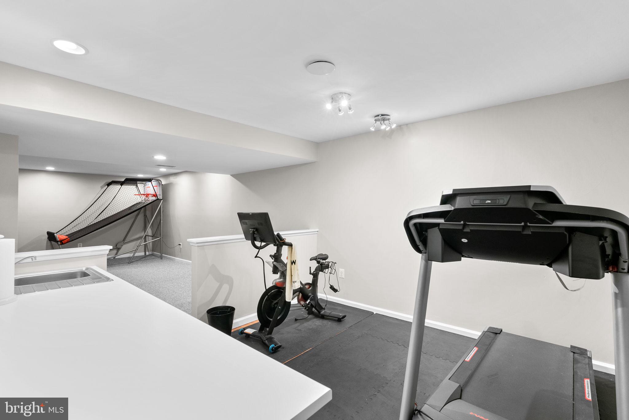 LAKELANDS - Residential