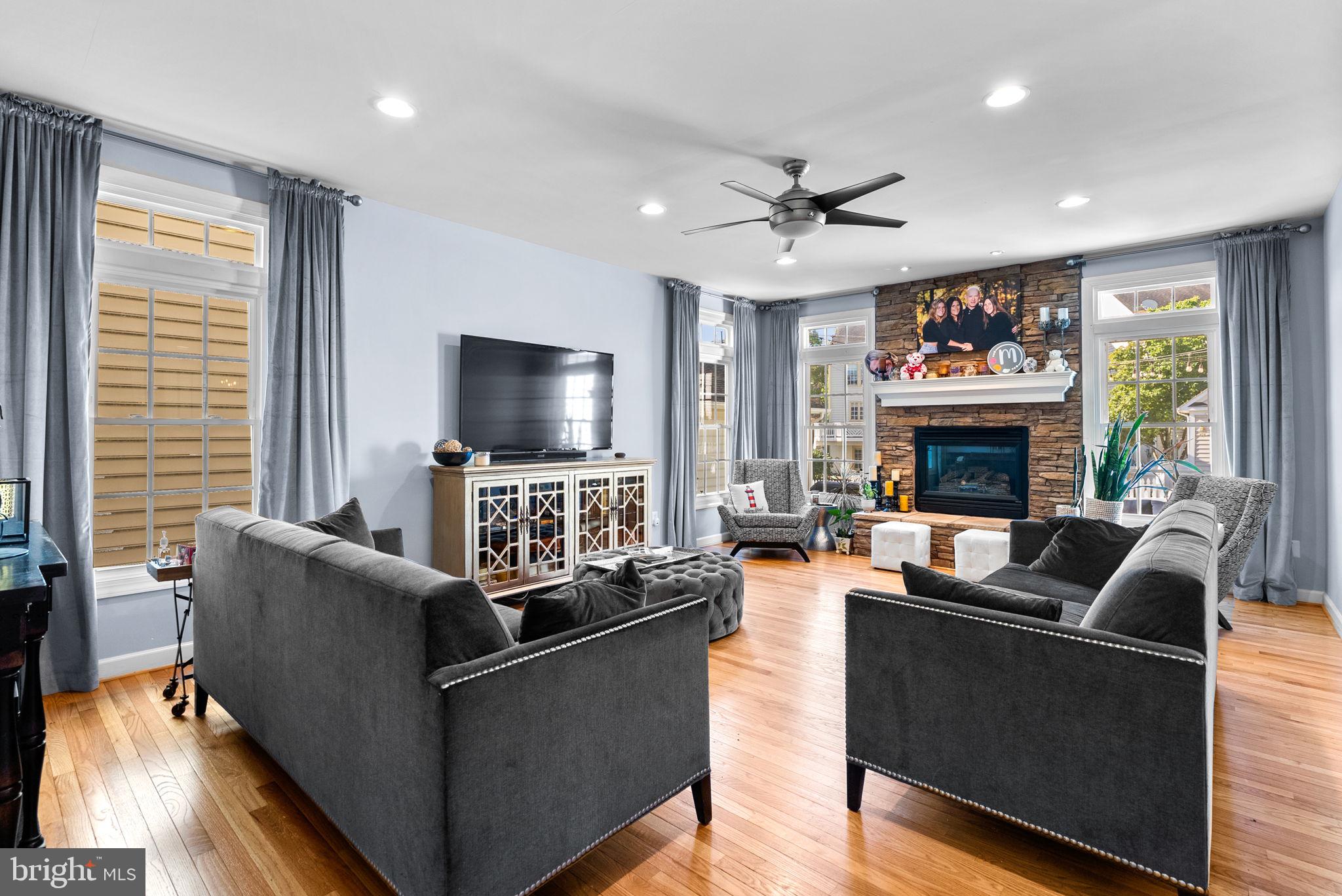 LAKELANDS - Residential