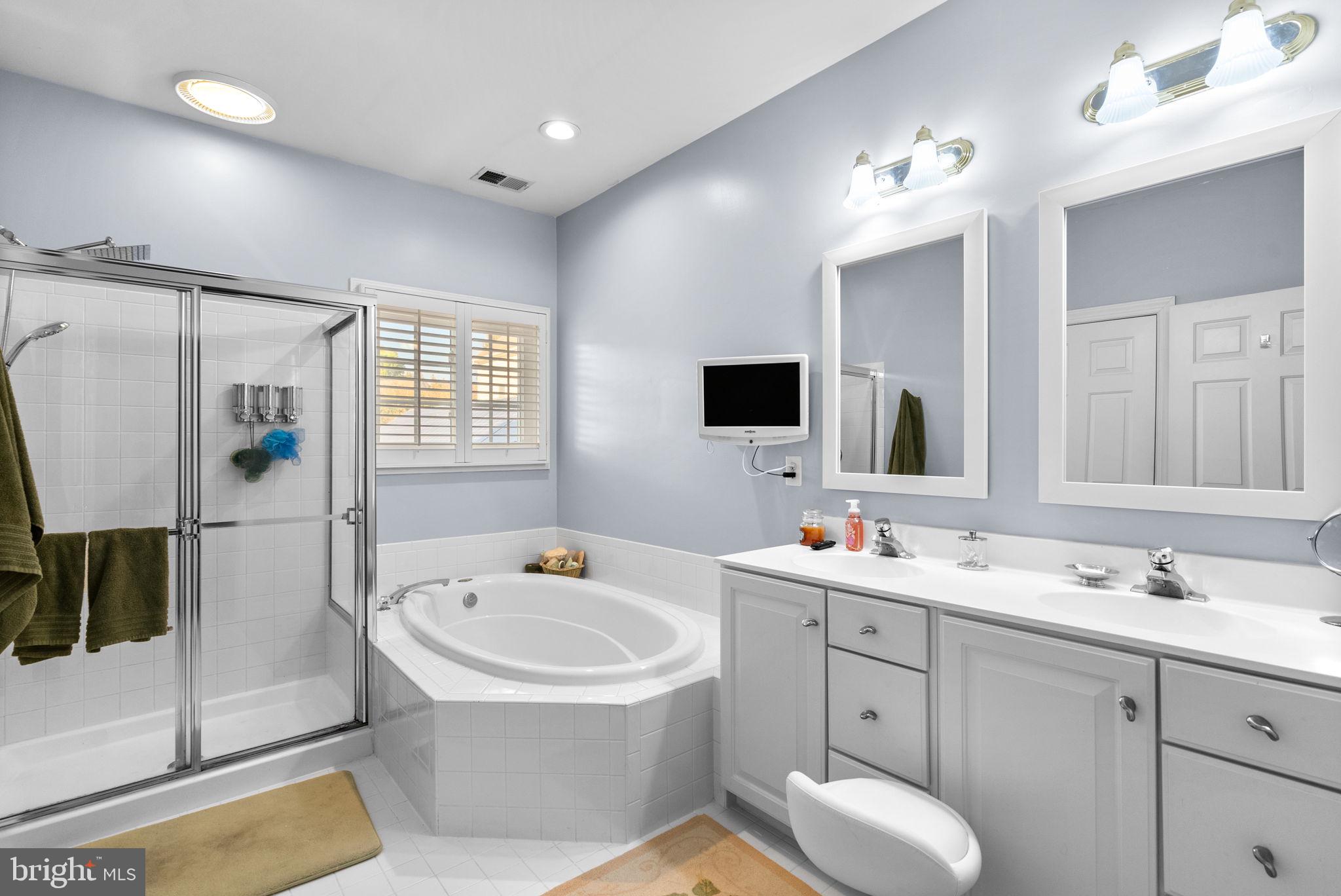 LAKELANDS - Residential