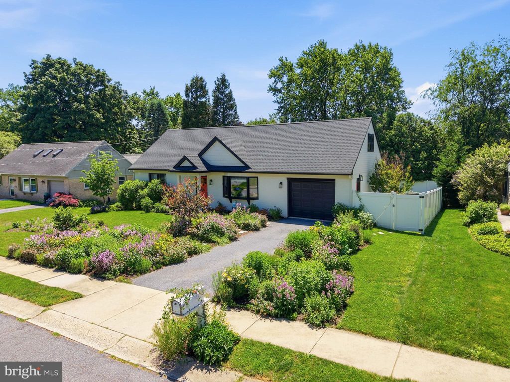 Photo of 2532 Speckled Drive, EAST PETERSBURG, PA 17520 (MLS # PALA2091276)