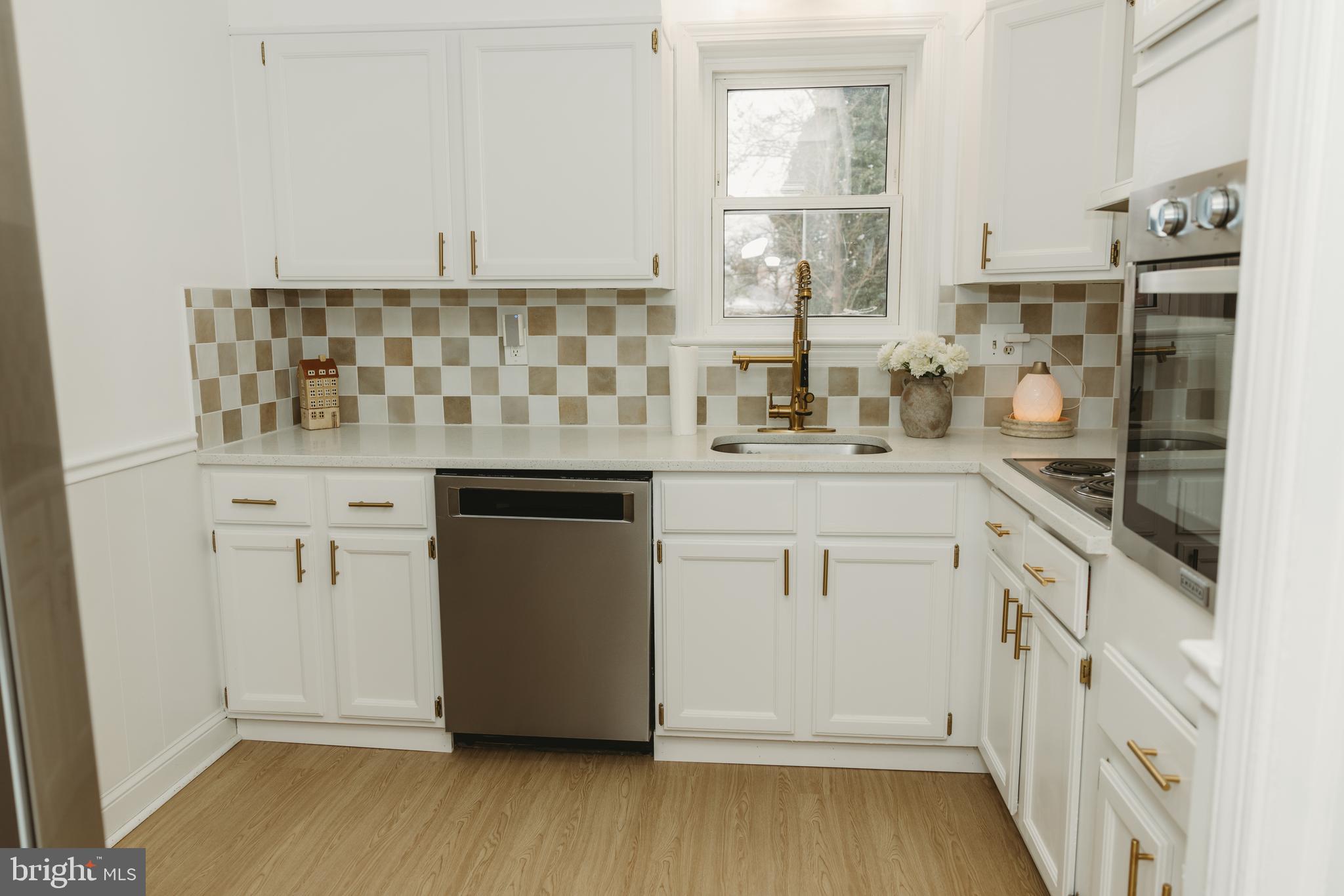 NORTH KENSINGTON - Residential