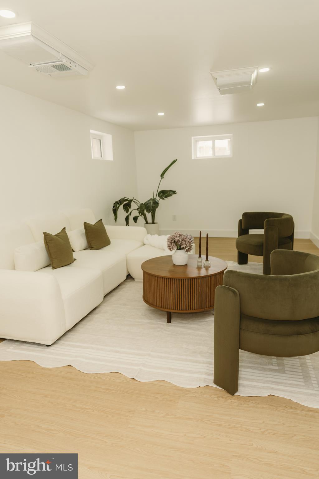 NORTH KENSINGTON - Residential