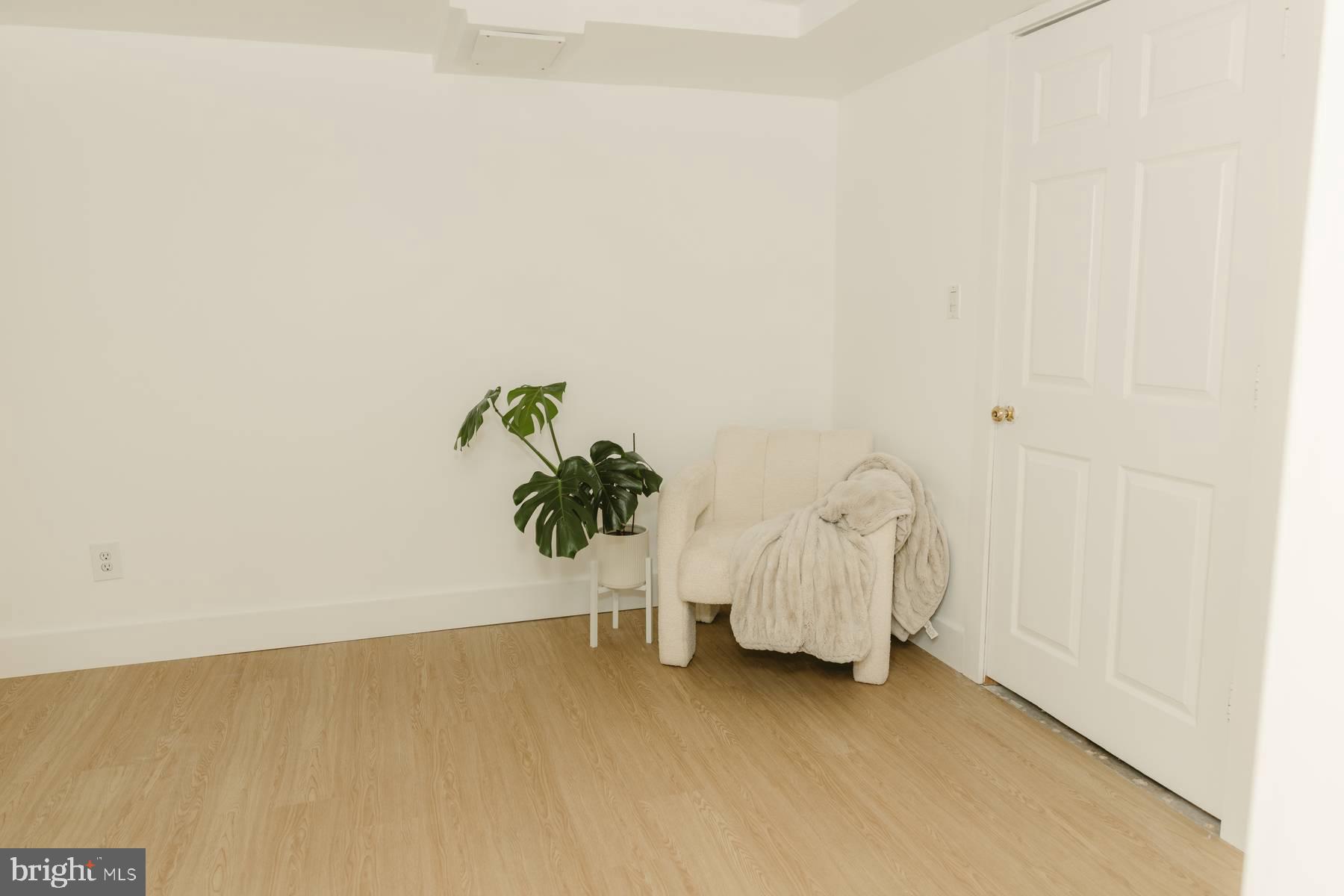 NORTH KENSINGTON - Residential