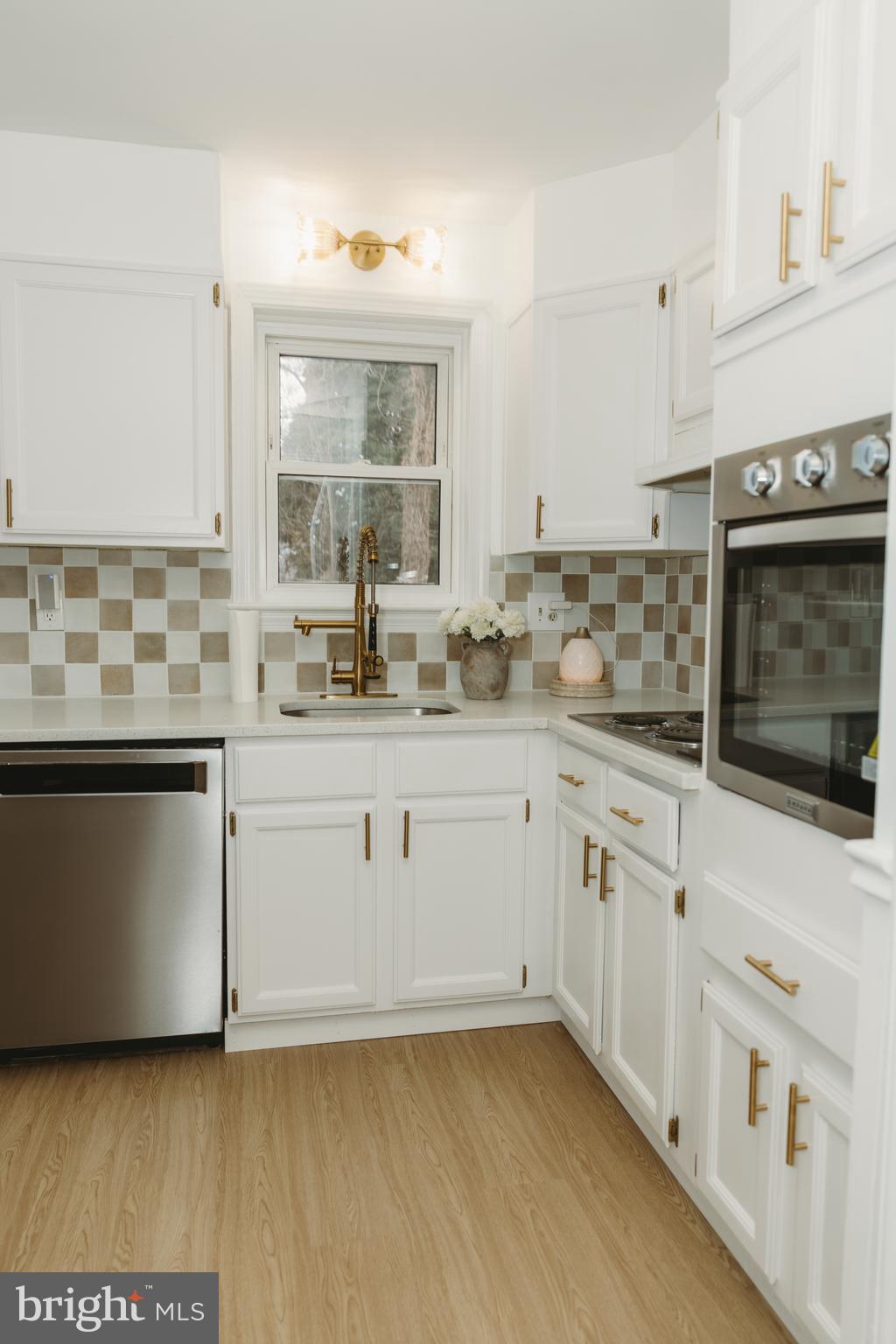 NORTH KENSINGTON - Residential