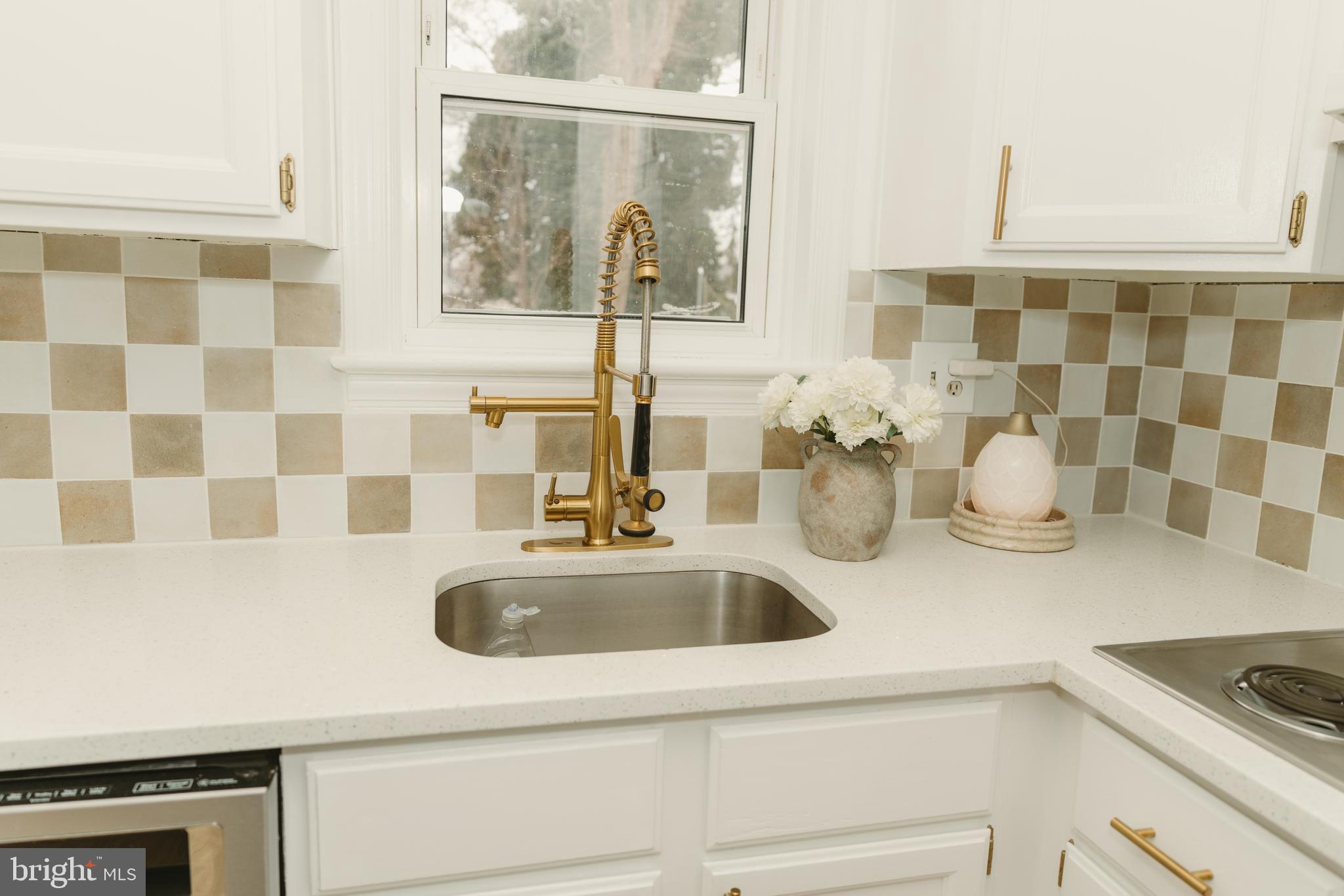 NORTH KENSINGTON - Residential