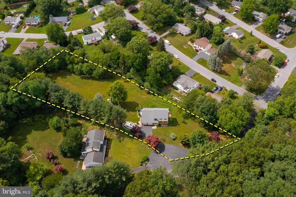 Photo of 713 CORVAIR RD, LANCASTER, PA 17601 (MLS # PALA2037238)